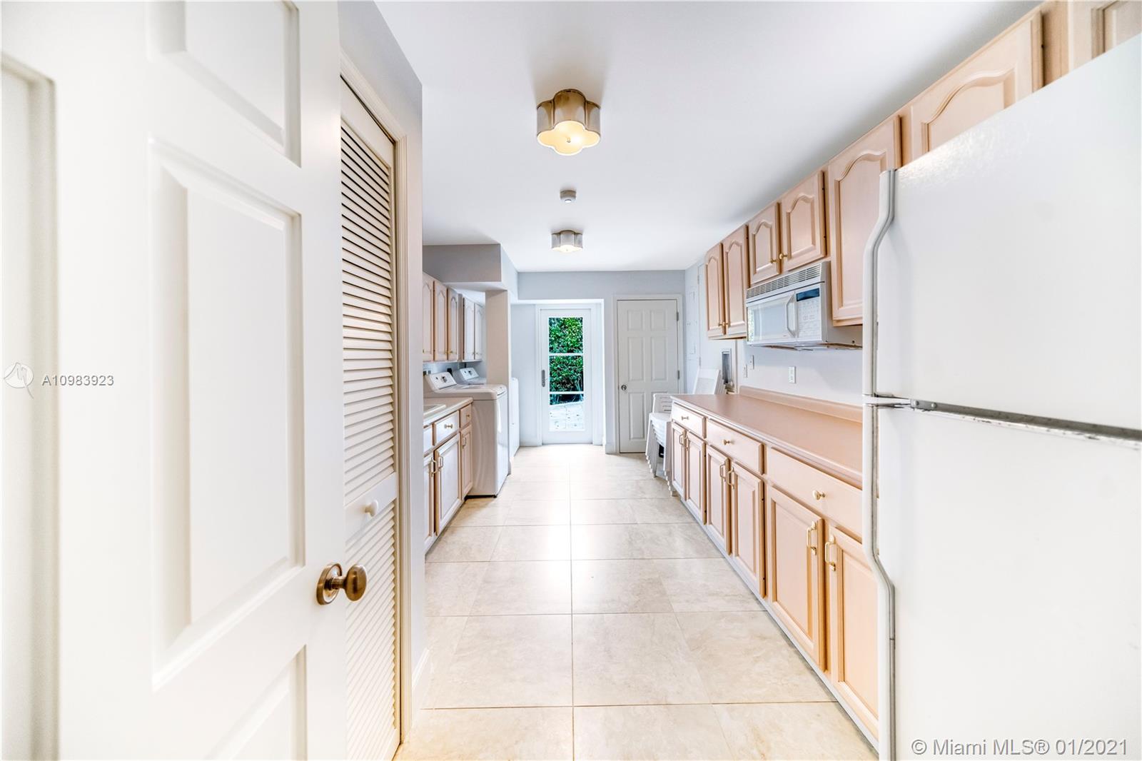 MC LOUTH - Residential