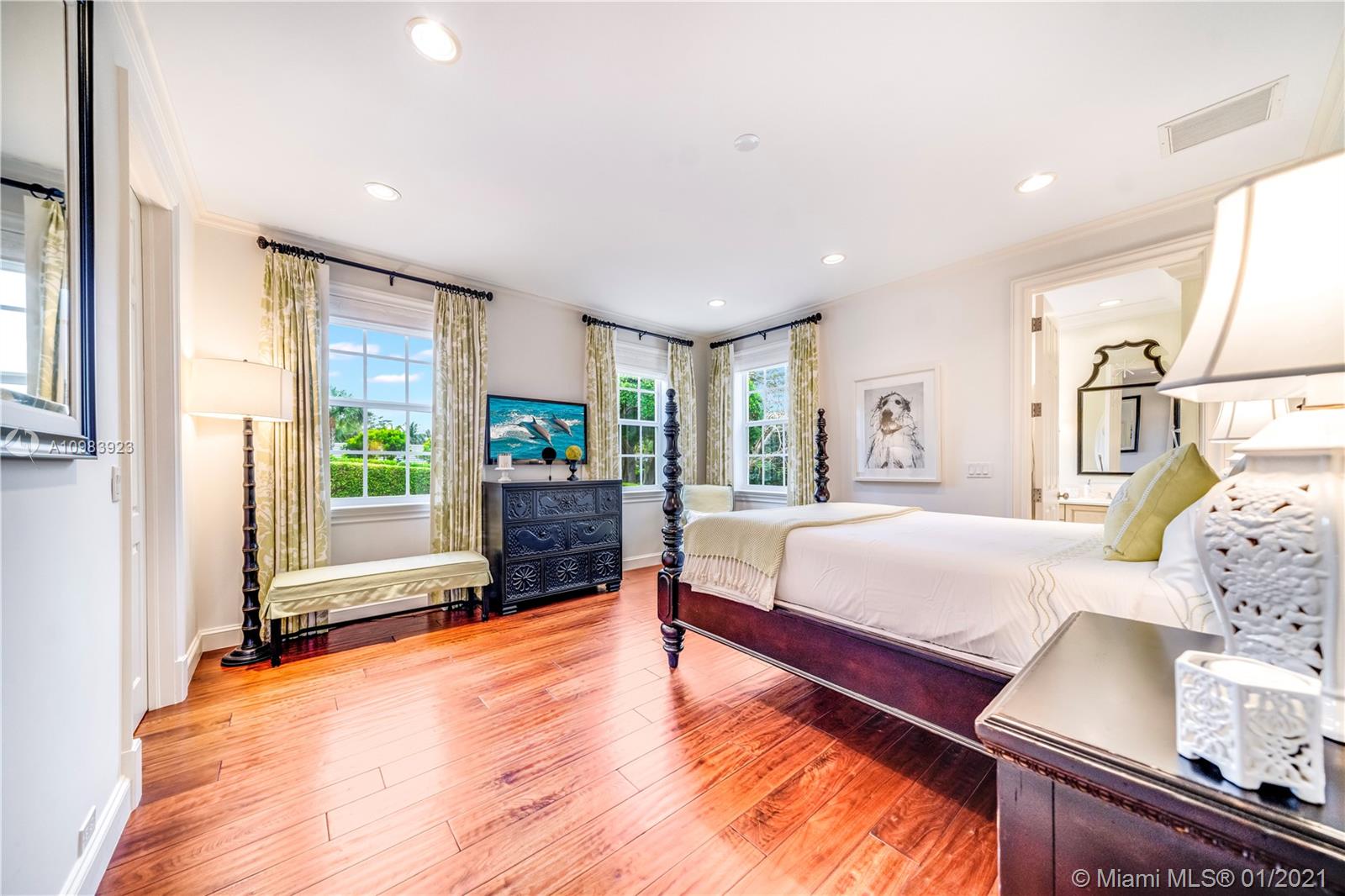 MC LOUTH - Residential