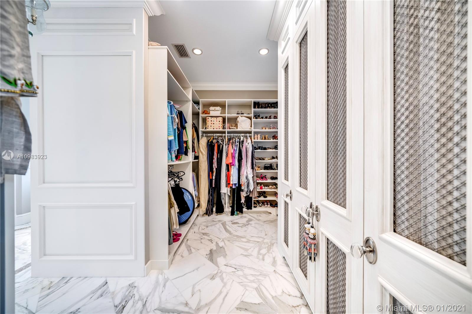 MC LOUTH - Residential