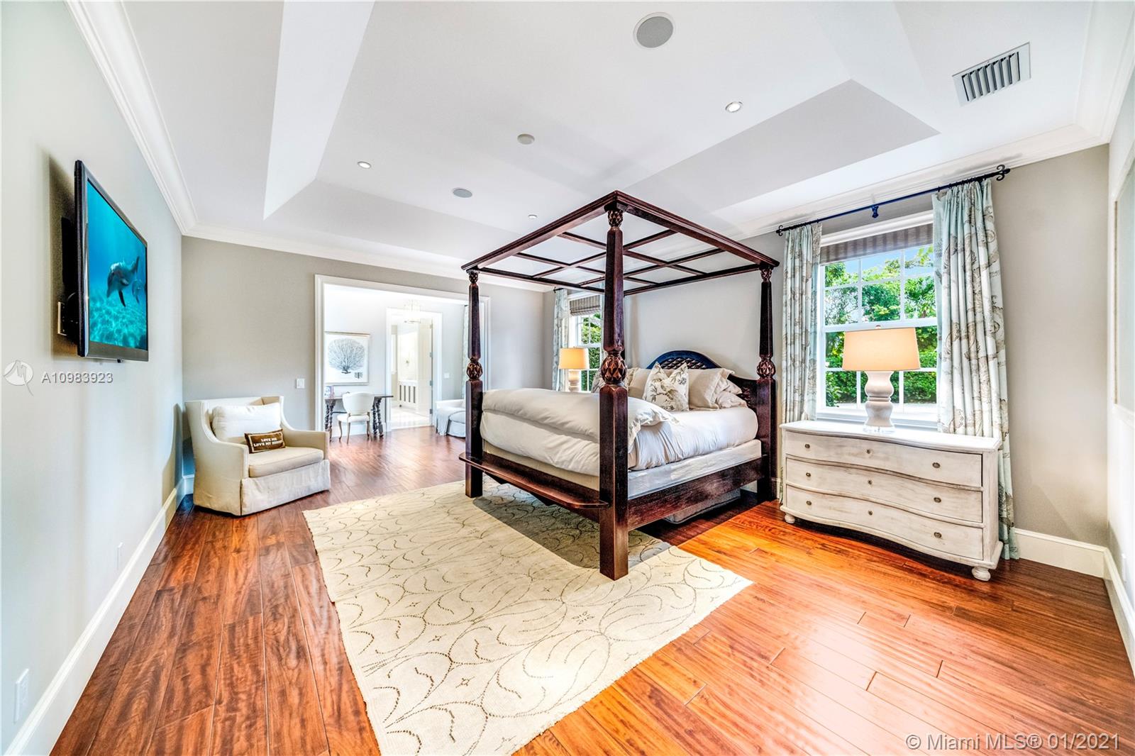 MC LOUTH - Residential