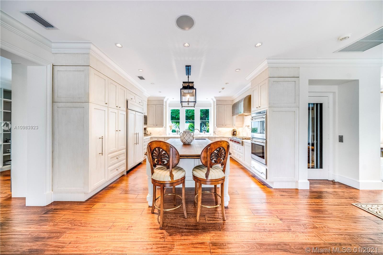 MC LOUTH - Residential