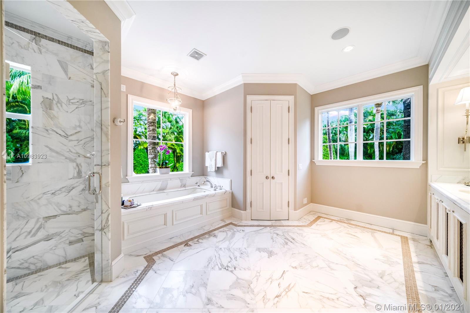 MC LOUTH - Residential