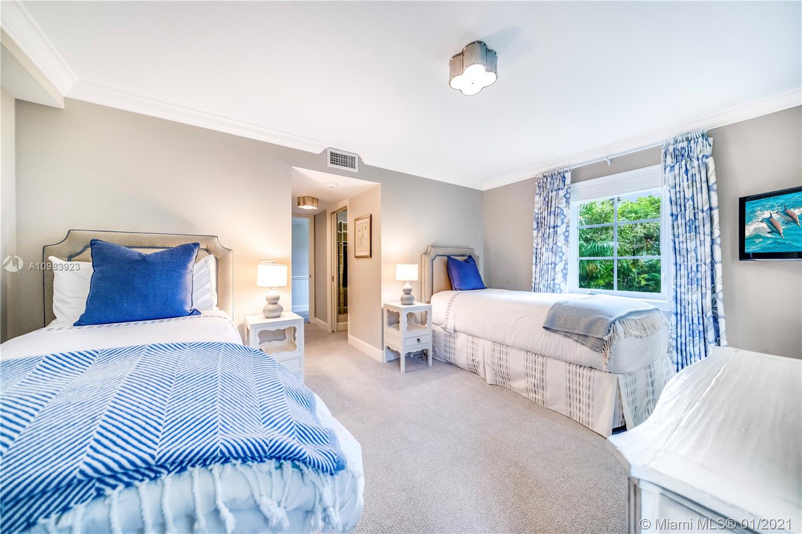 MC LOUTH - Residential