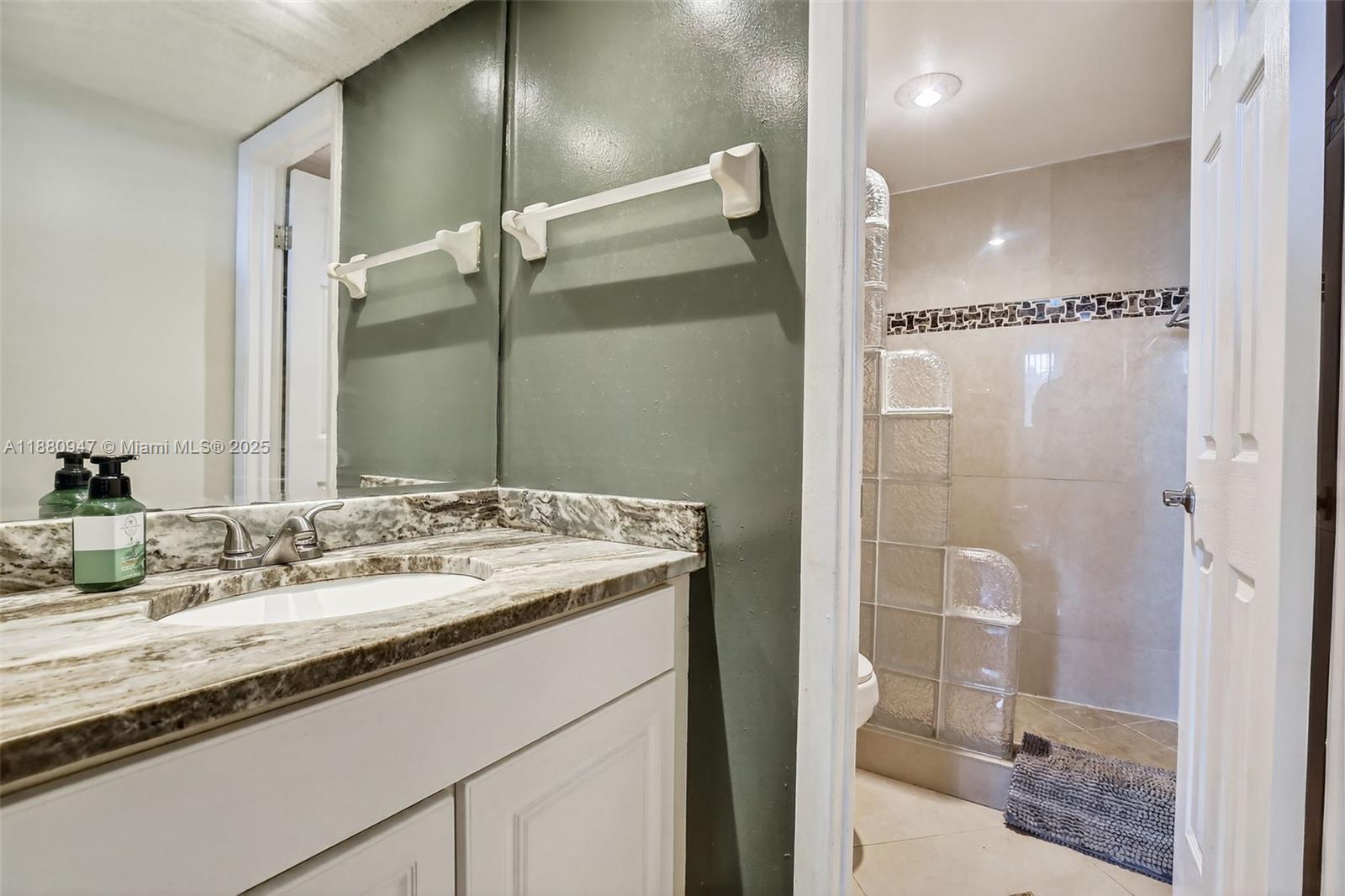 PLANTATION FOREST CONDO - Residential