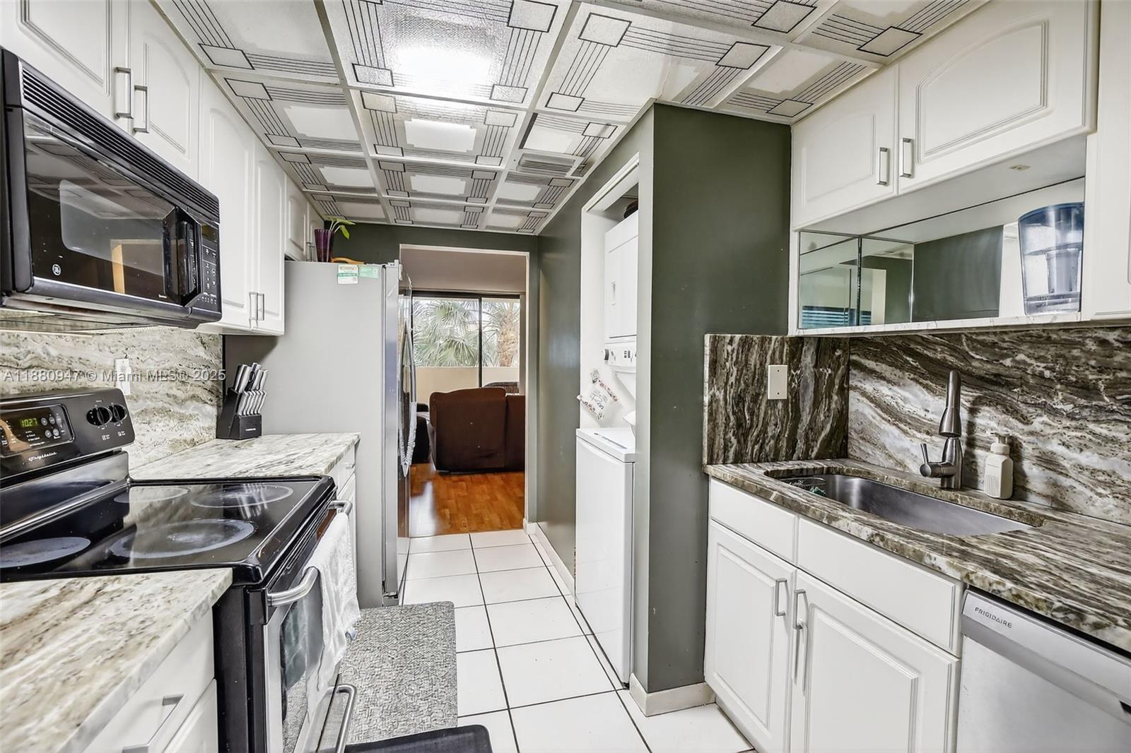 PLANTATION FOREST CONDO - Residential