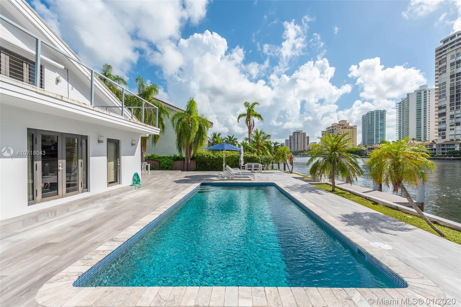 GOLDEN BEACH SEC E - Residential