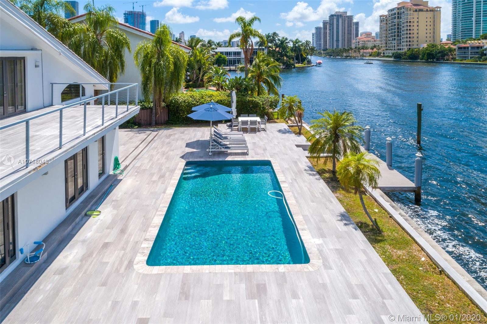 GOLDEN BEACH SEC E - Residential