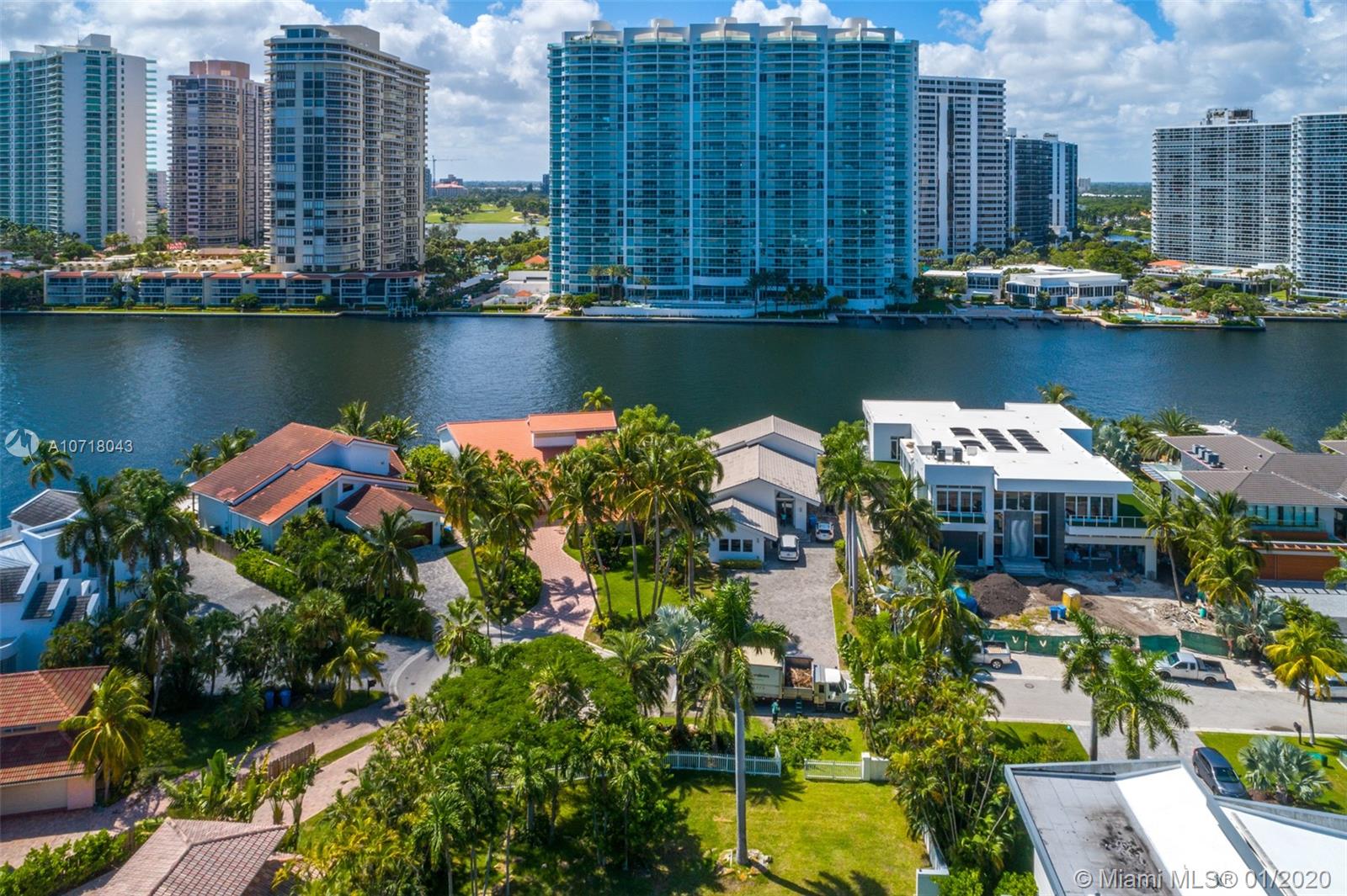 GOLDEN BEACH SEC E - Residential