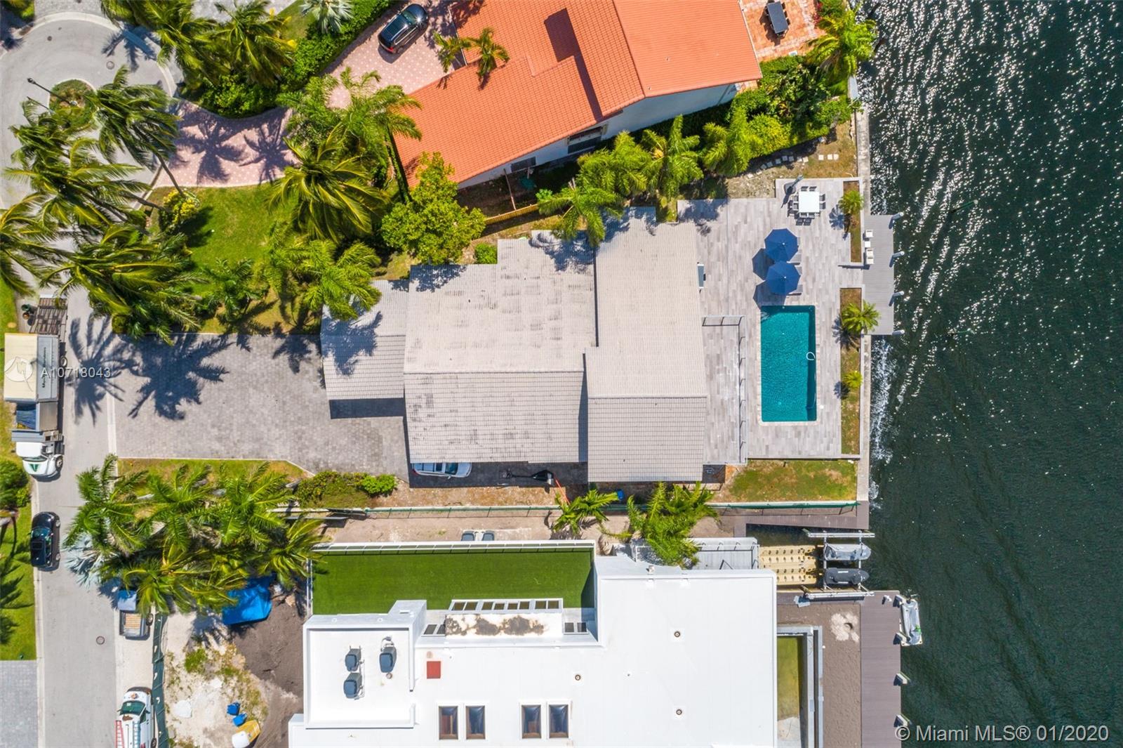 GOLDEN BEACH SEC E - Residential