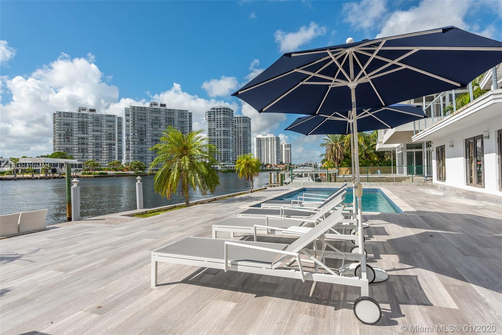GOLDEN BEACH SEC E - Residential