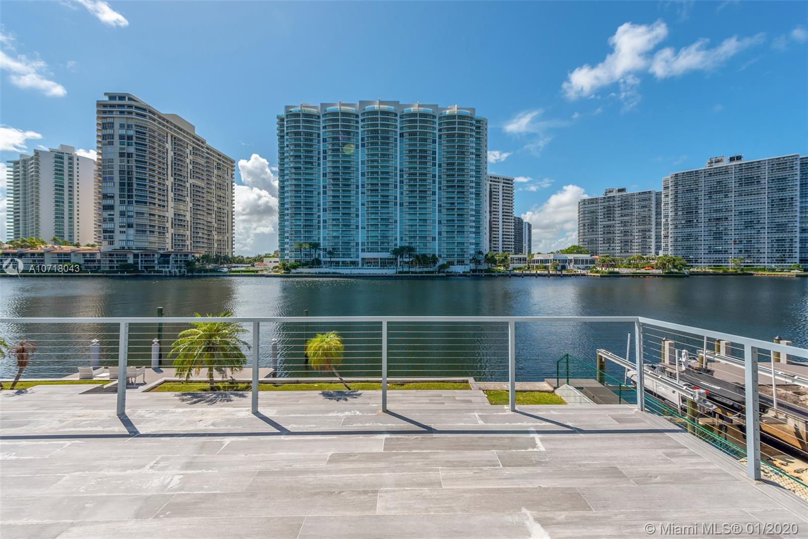GOLDEN BEACH SEC E - Residential