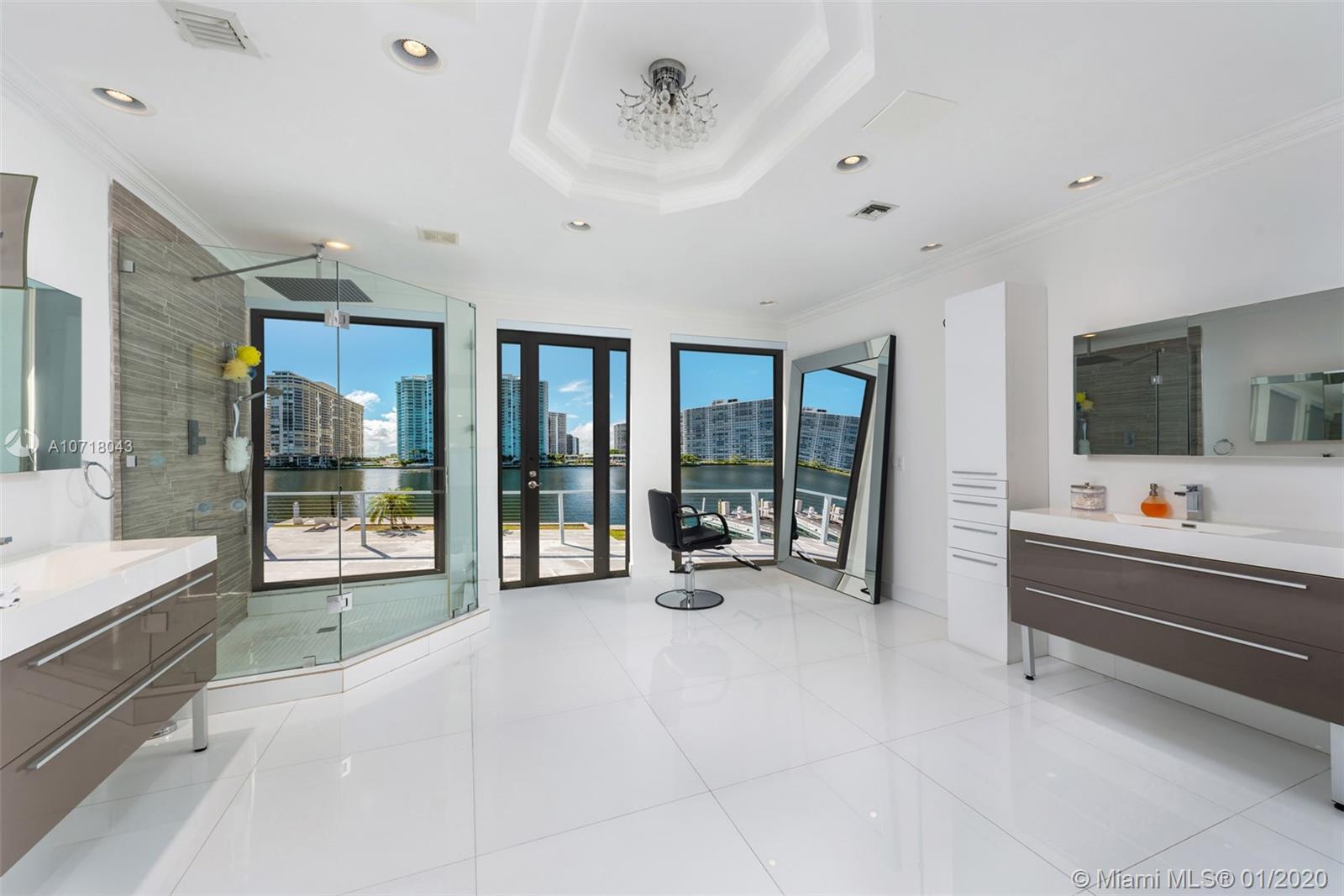 GOLDEN BEACH SEC E - Residential