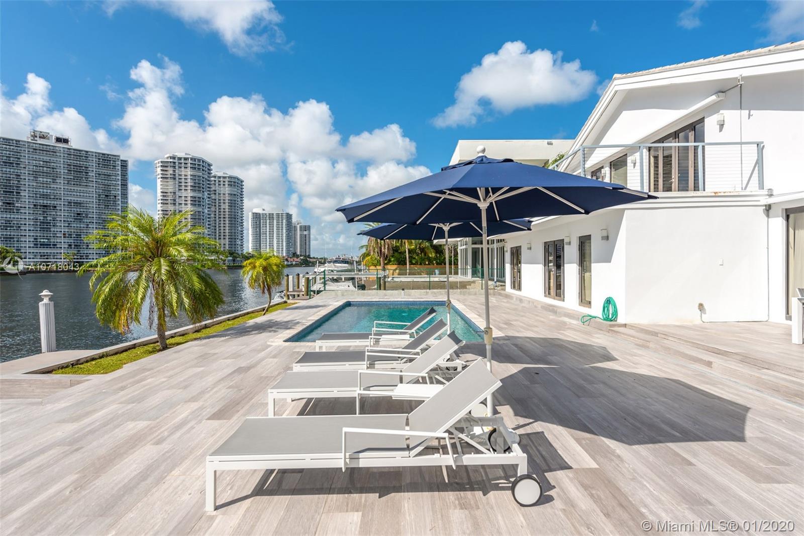 GOLDEN BEACH SEC E - Residential