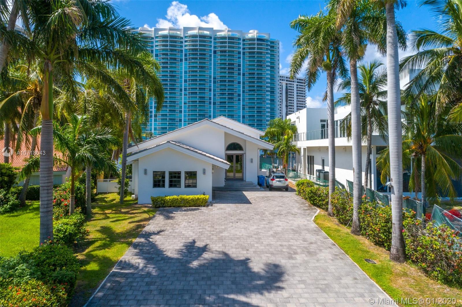GOLDEN BEACH SEC E - Residential