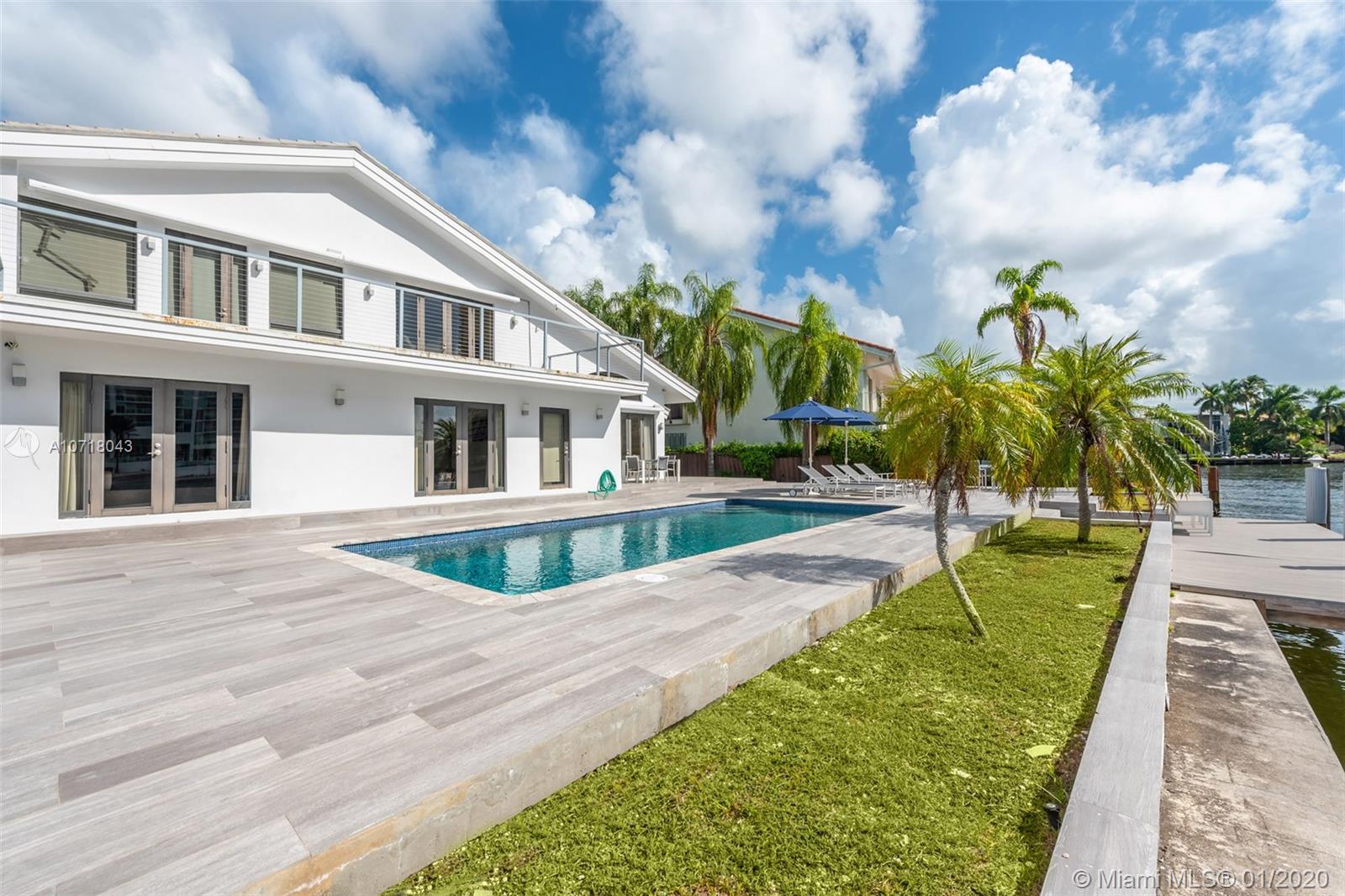 GOLDEN BEACH SEC E - Residential