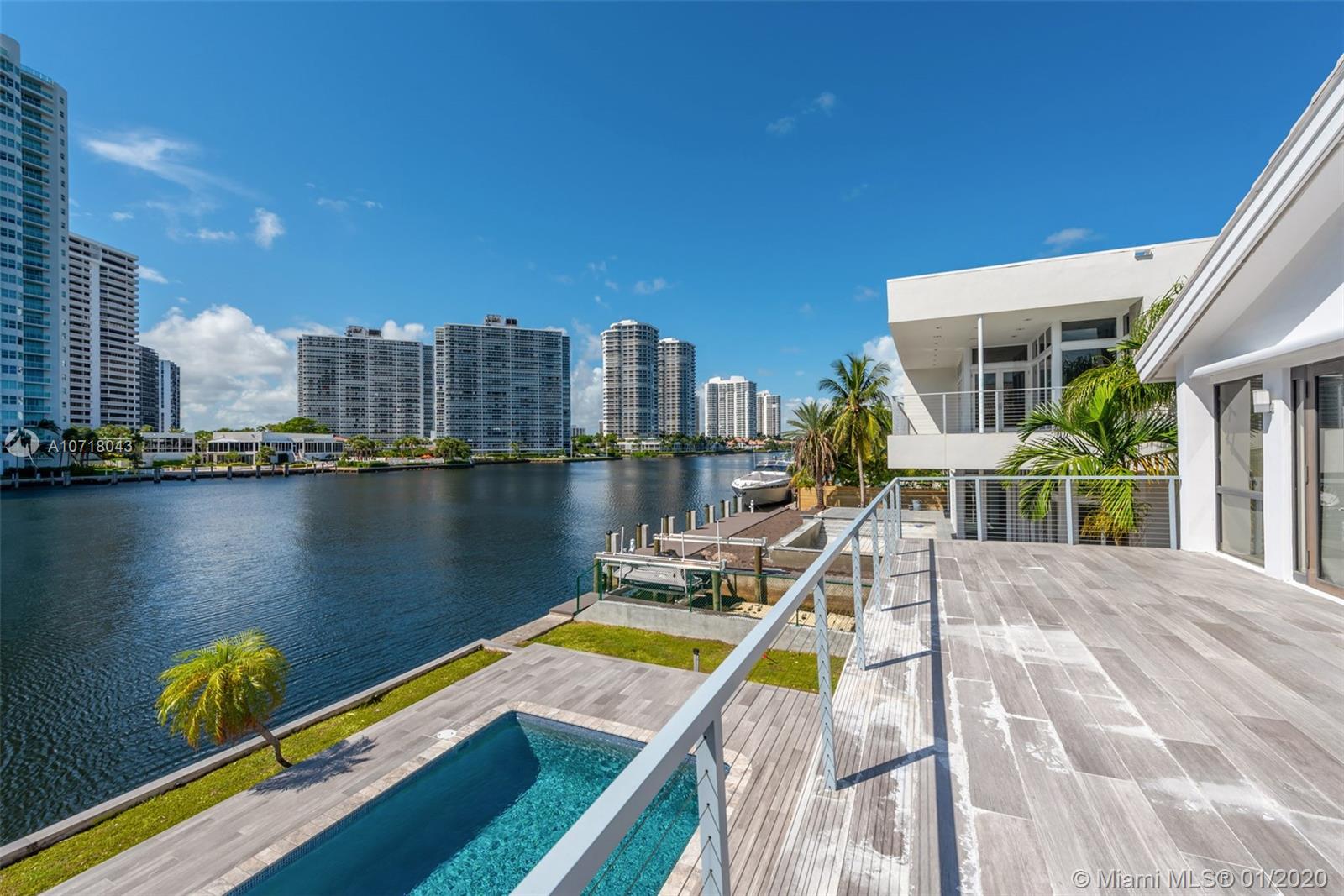 GOLDEN BEACH SEC E - Residential
