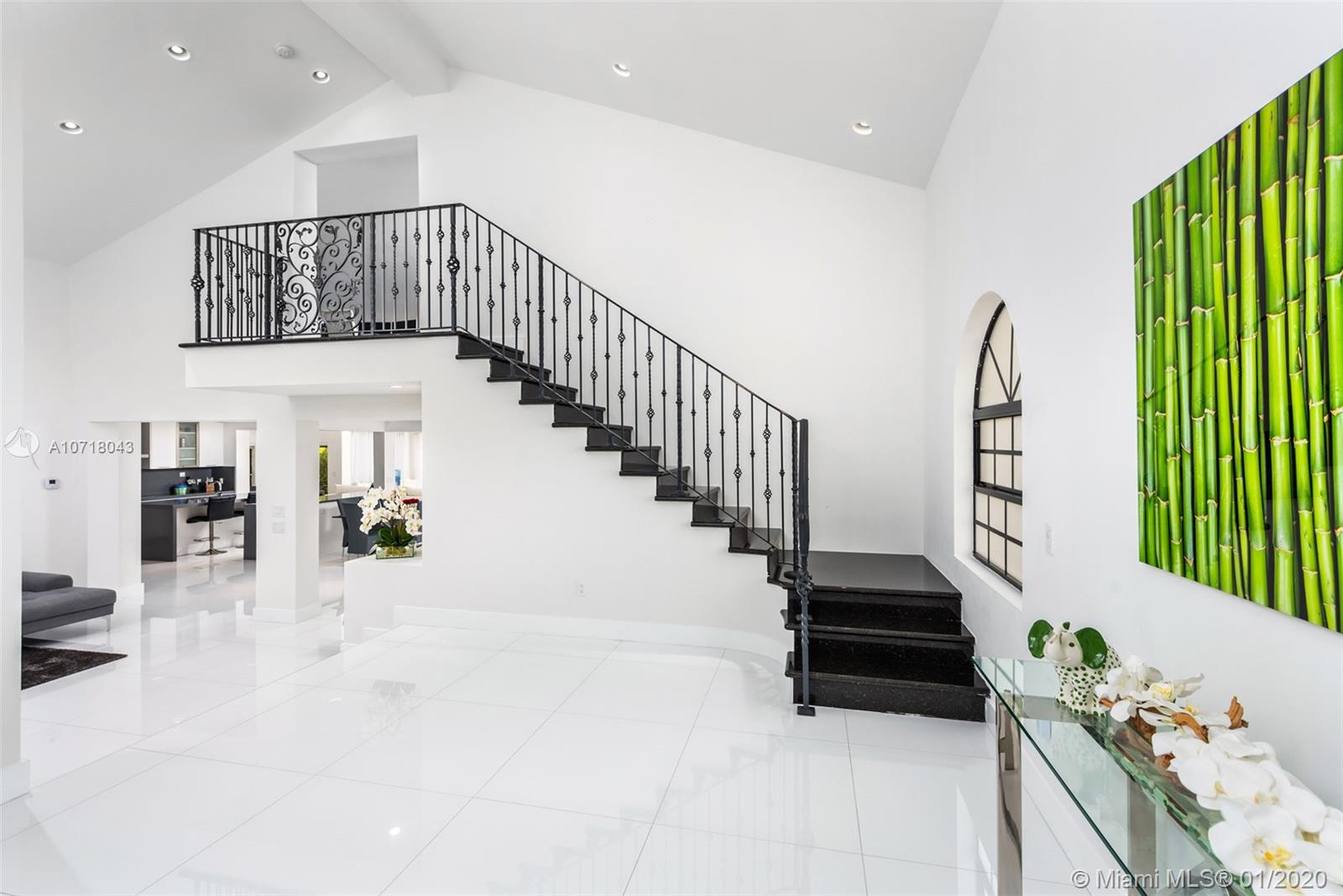 GOLDEN BEACH SEC E - Residential