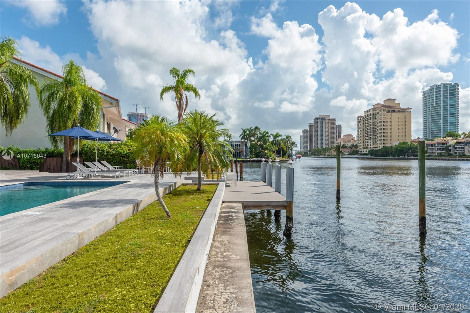 GOLDEN BEACH SEC E - Residential