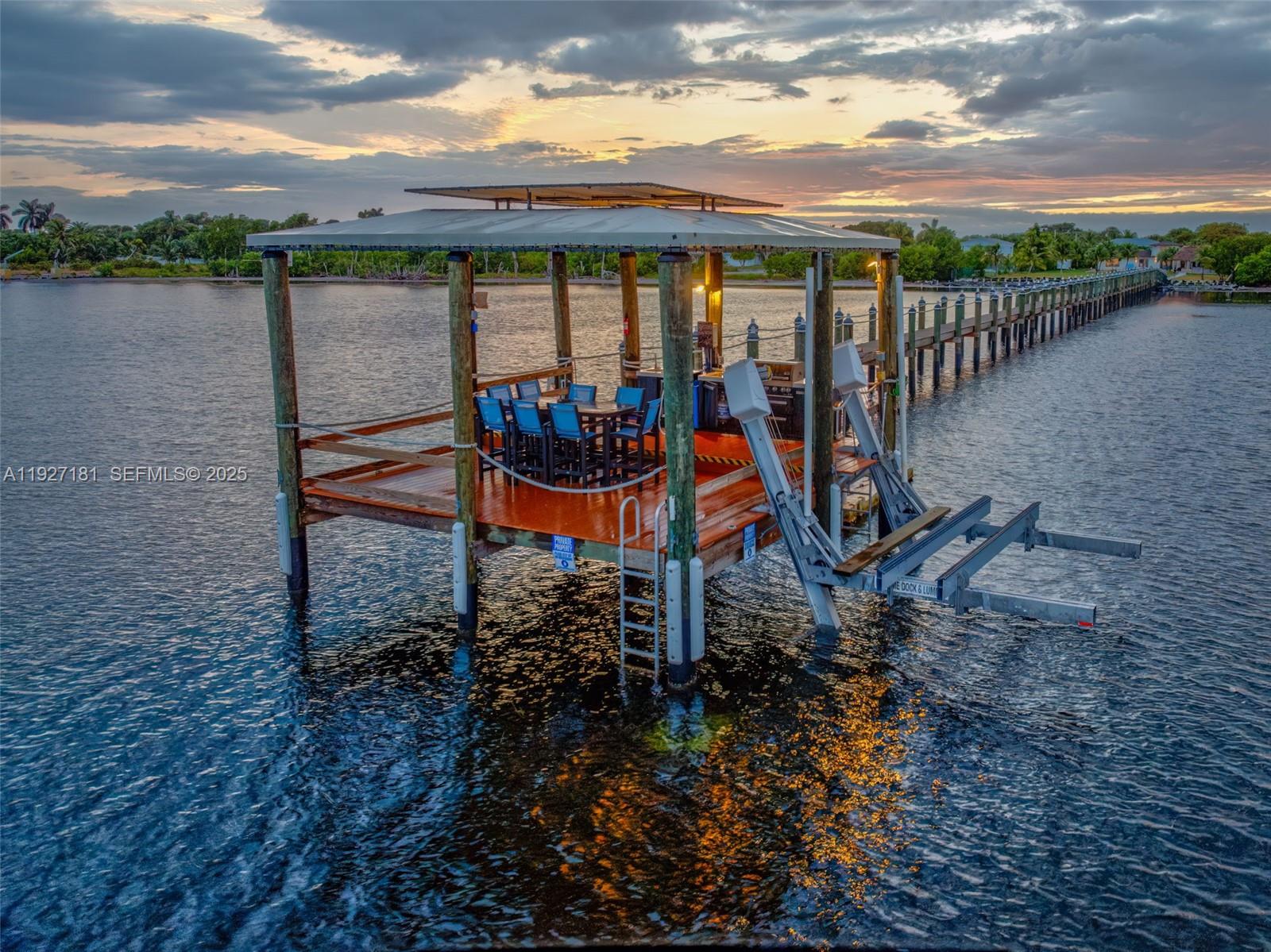 PALM VILLA - Residential