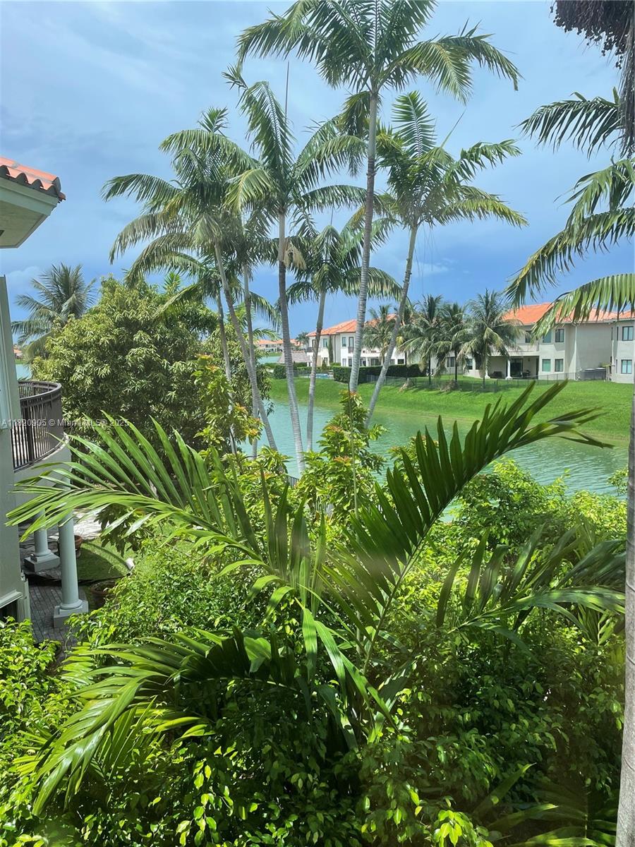 19383 SW 79th Ave, Cutler Bay, FL, 33157/$1,275,000 4 19383 SW 79th Ave