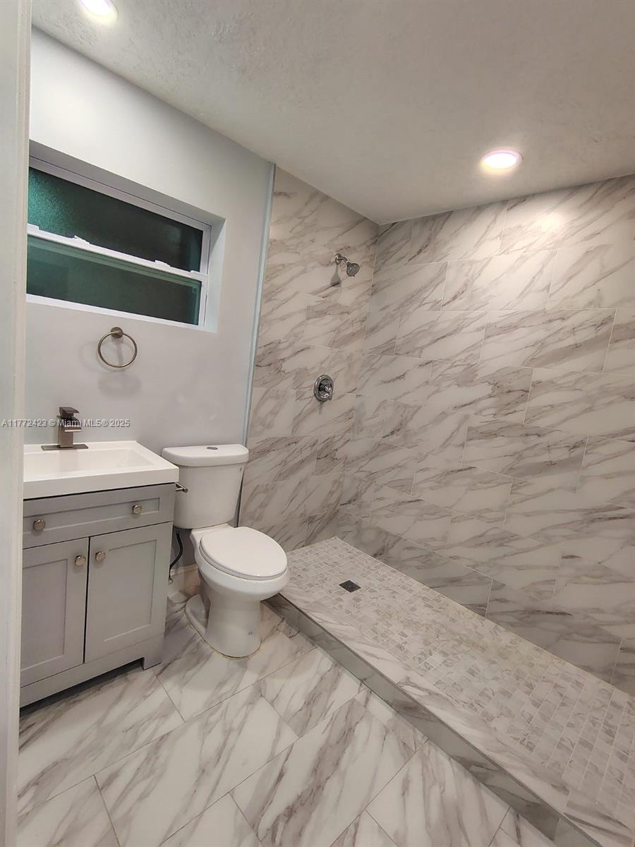 RIVIERA BEACH HEIGHTS - Residential Lease
