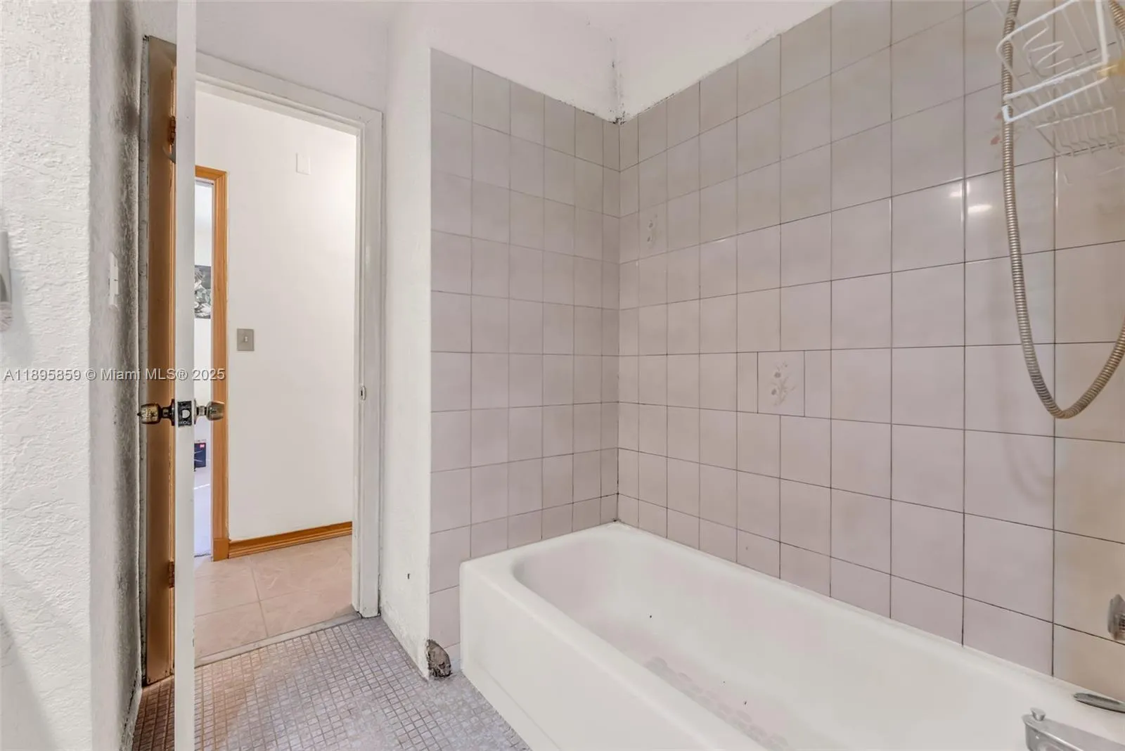 Palmetto Bay, Florida 33157, United States, 3 Bedrooms Bedrooms, ,2 BathroomsBathrooms,Residential,Active,228172