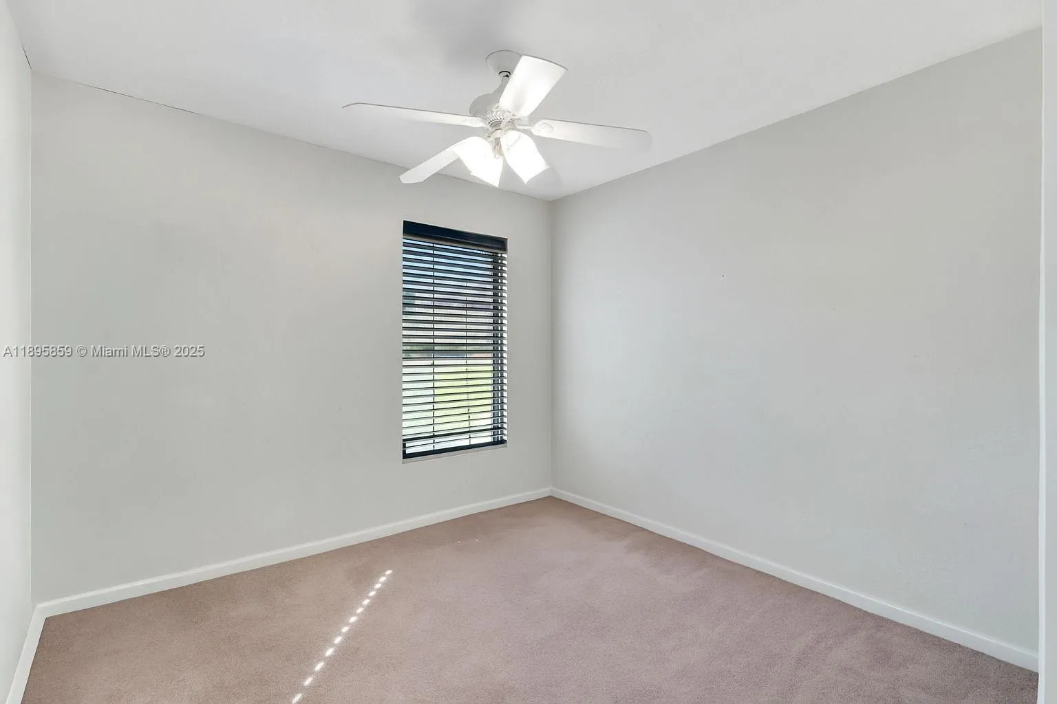 Palmetto Bay, Florida 33157, United States, 3 Bedrooms Bedrooms, ,2 BathroomsBathrooms,Residential,Active,228172