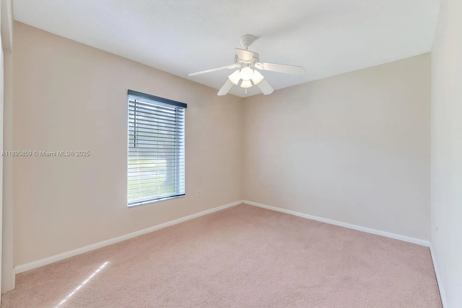 Palmetto Bay, Florida 33157, United States, 3 Bedrooms Bedrooms, ,2 BathroomsBathrooms,Residential,Active,228172