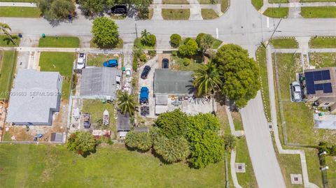 901 NW 34th Ter Lauderhill FL 33311