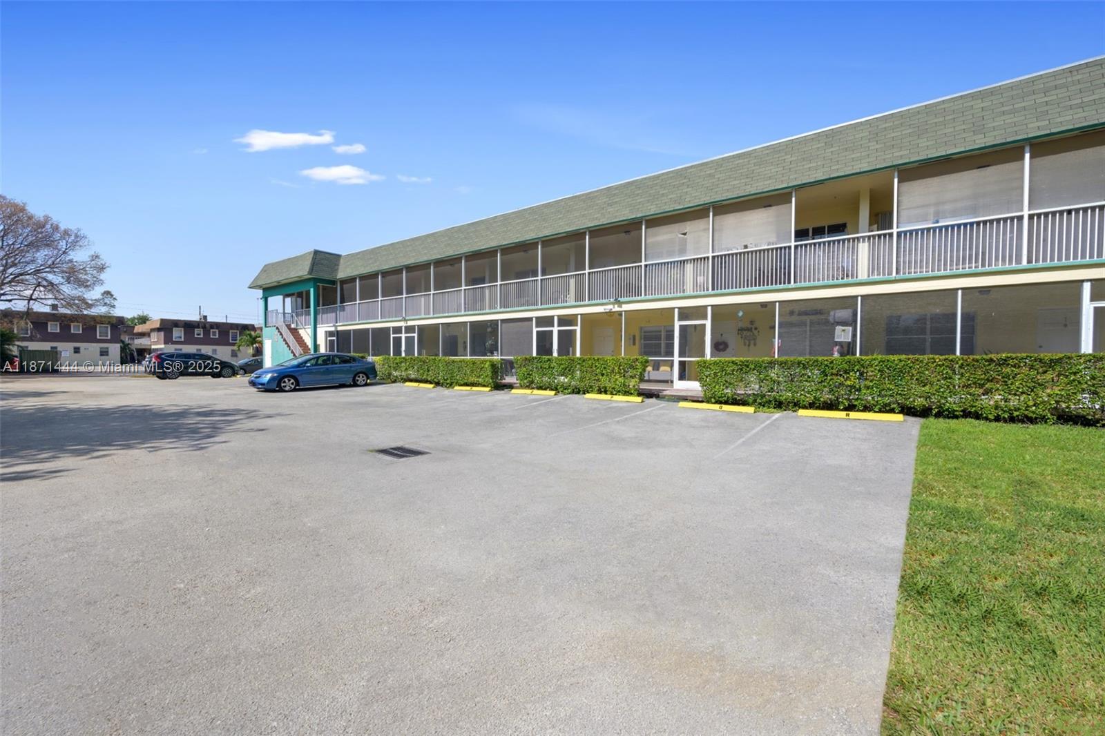 KINGS WAY CONDO APTS 1 IN - Residential