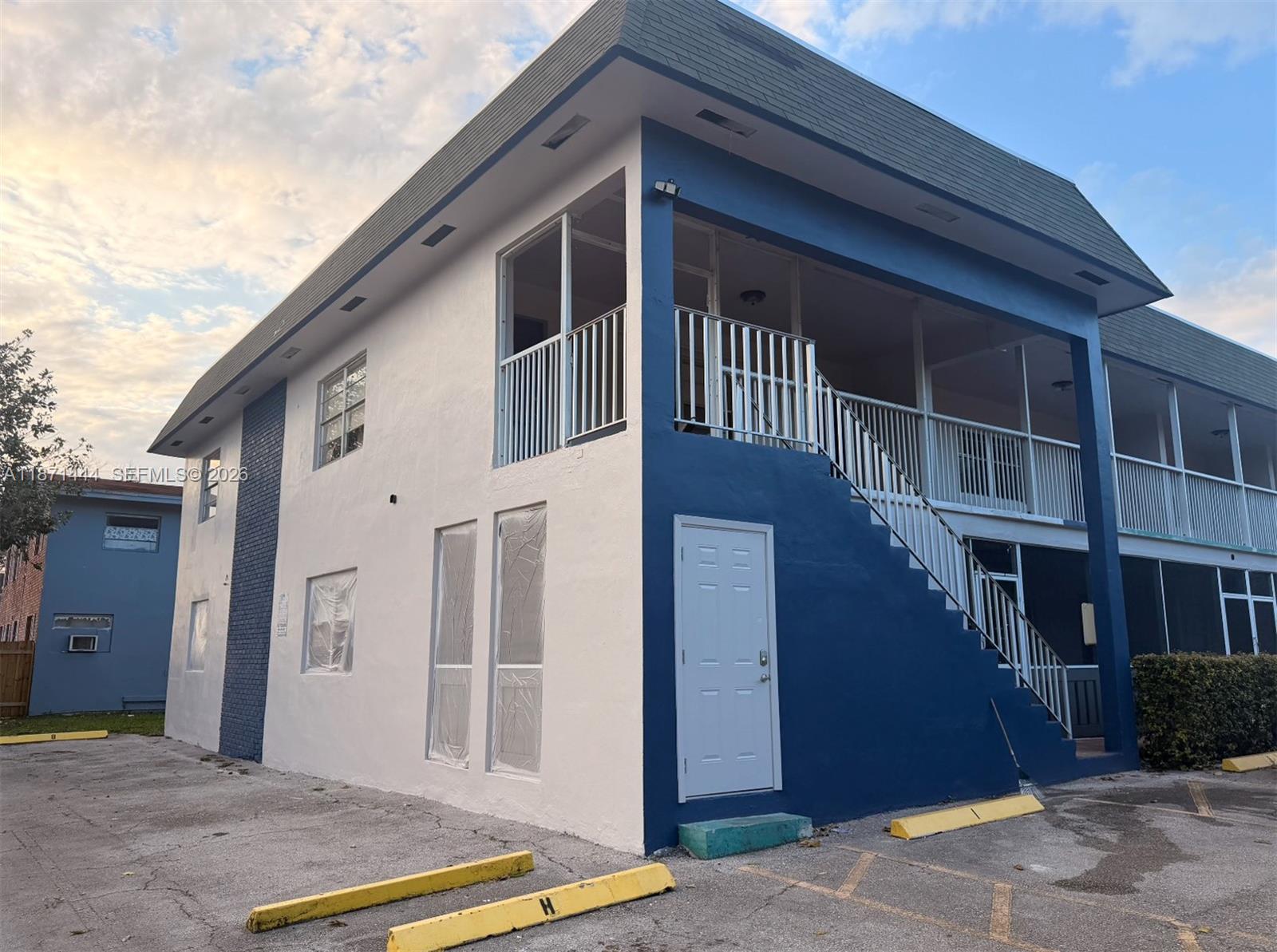 KINGS WAY CONDO APTS 1 IN - Residential