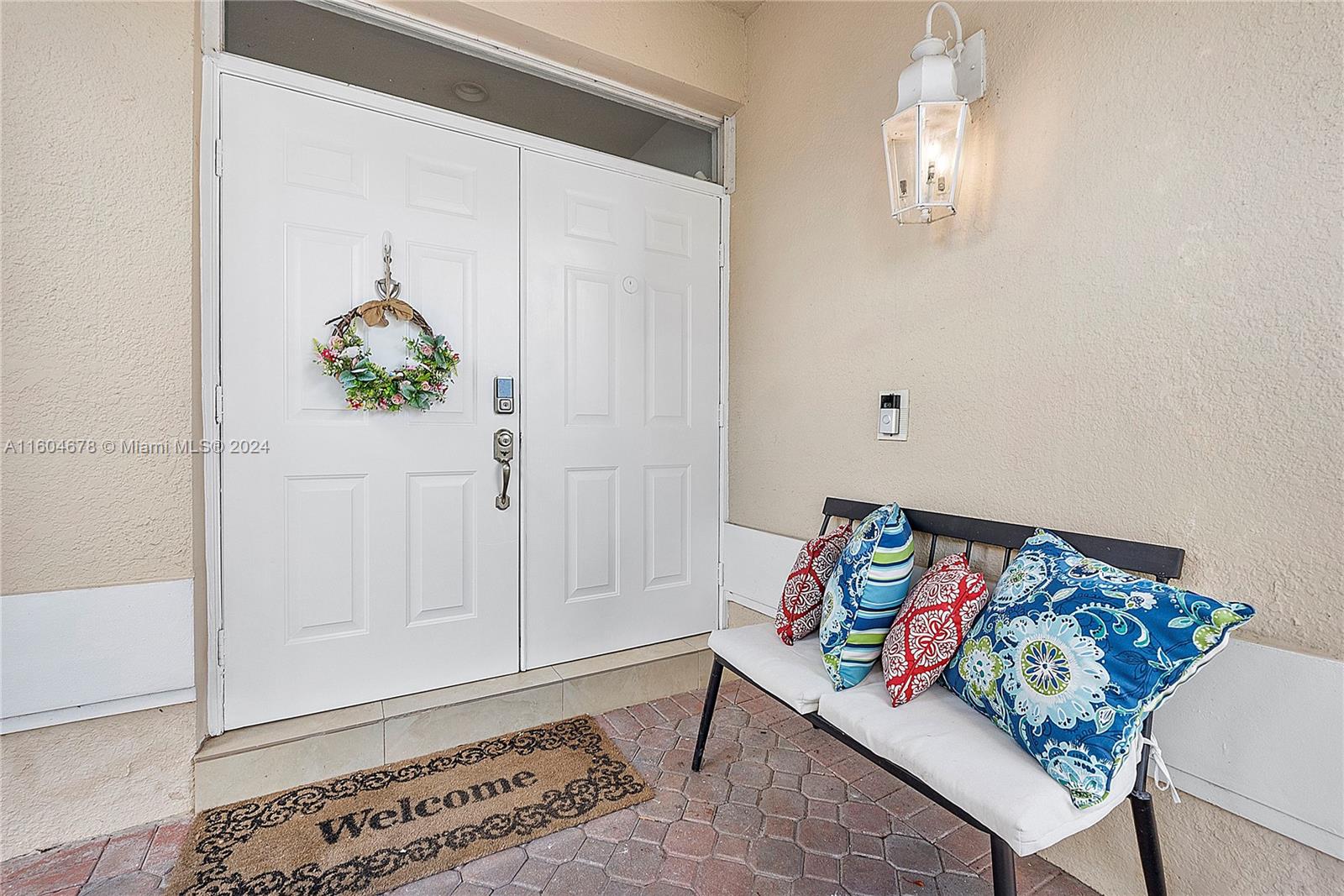DORAL SANDS - Residential