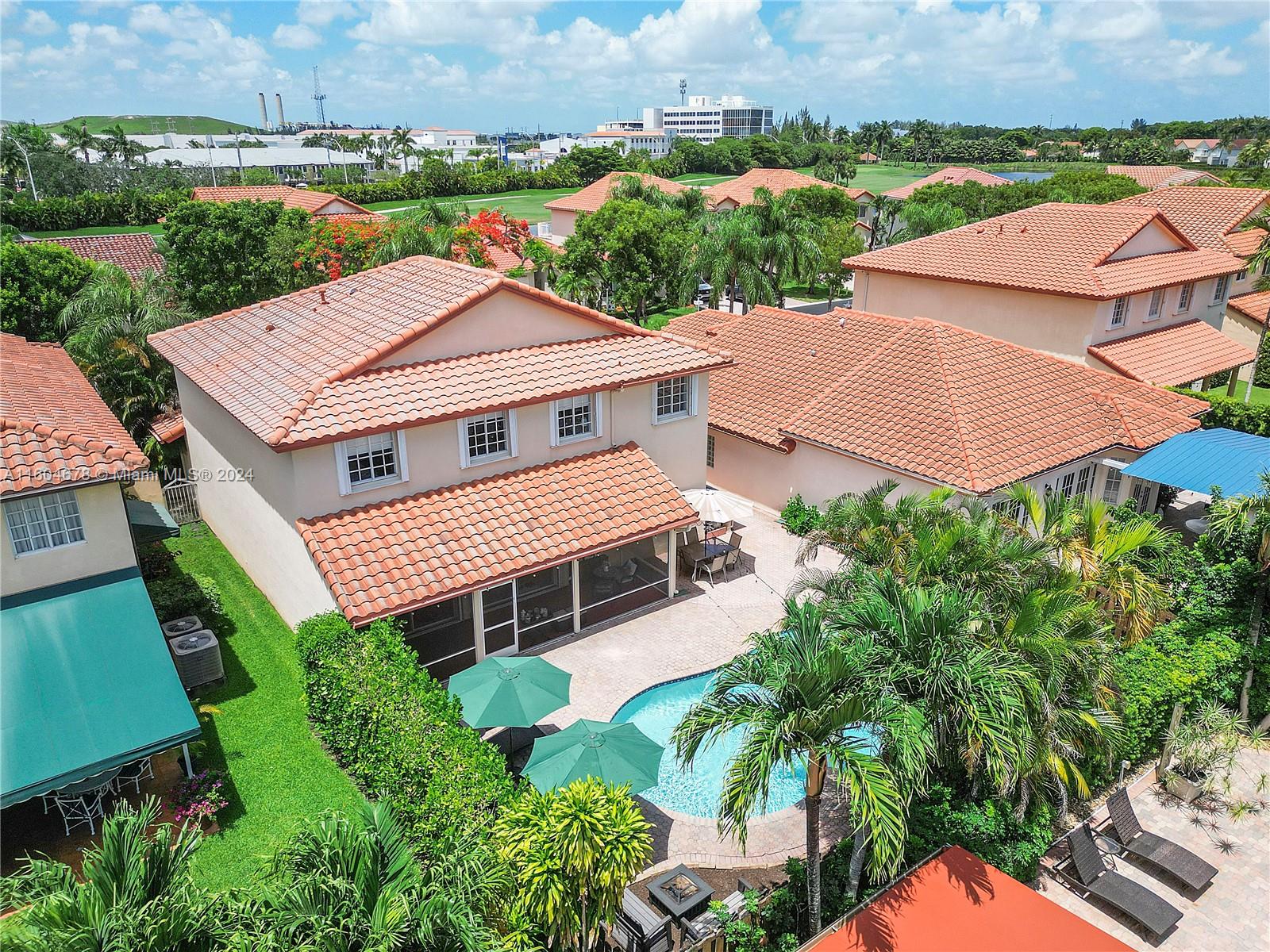 DORAL SANDS - Residential