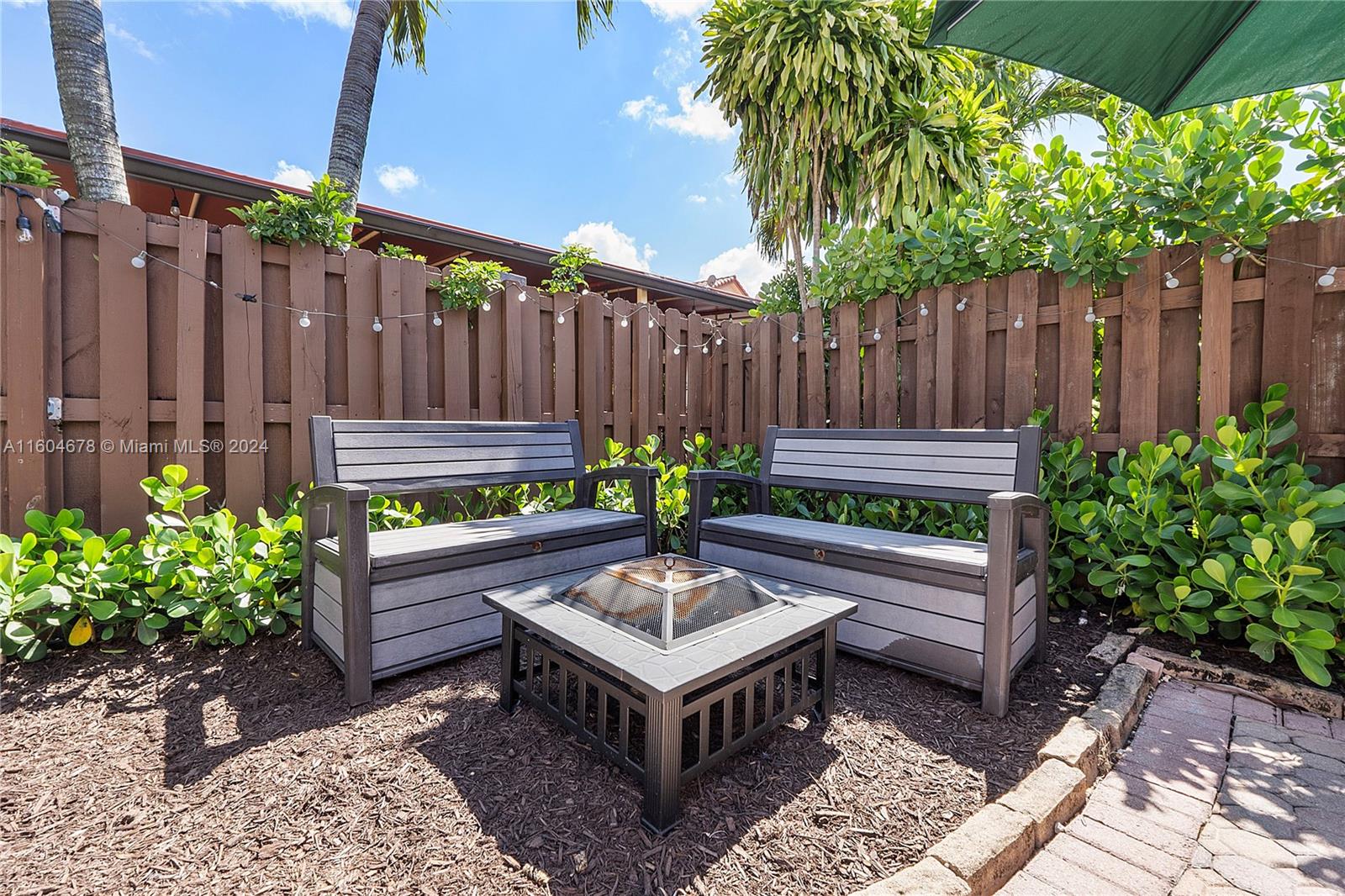 DORAL SANDS - Residential