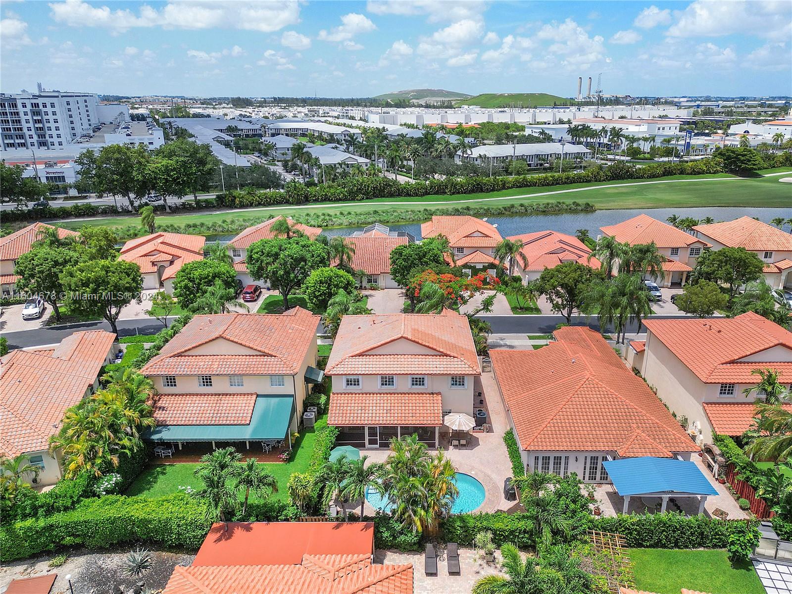 DORAL SANDS - Residential