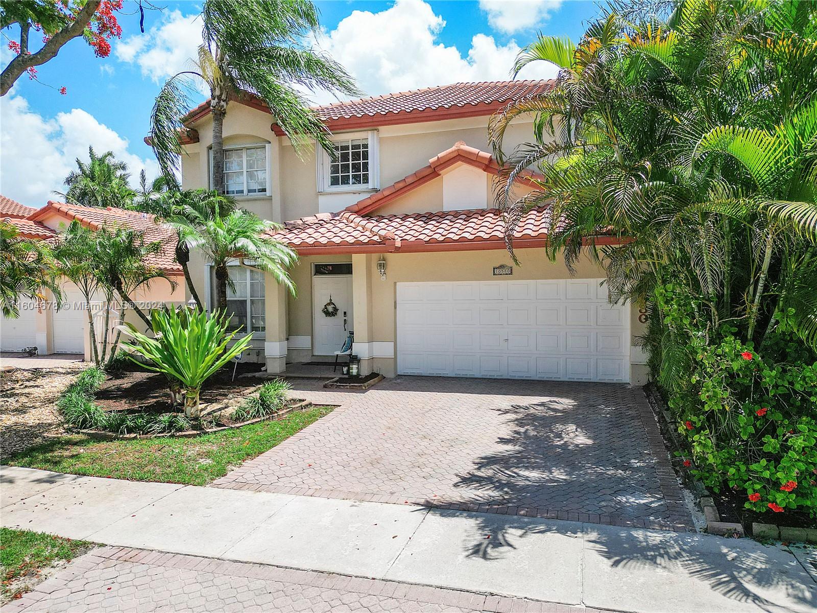 DORAL SANDS - Residential