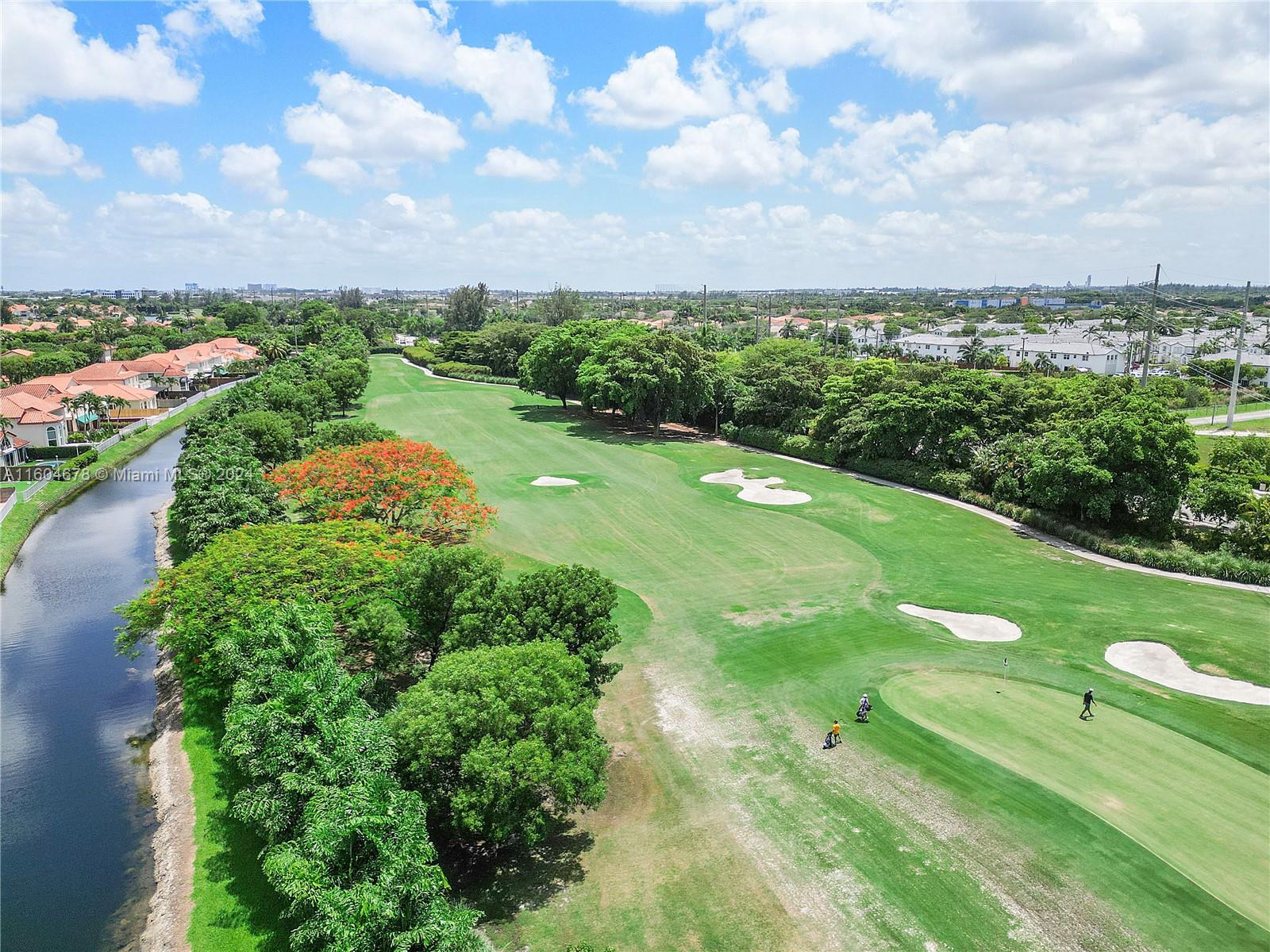 DORAL SANDS - Residential