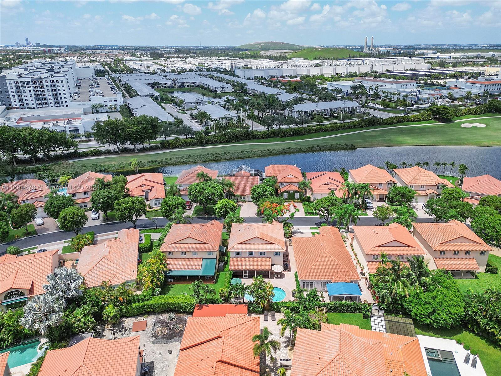 DORAL SANDS - Residential