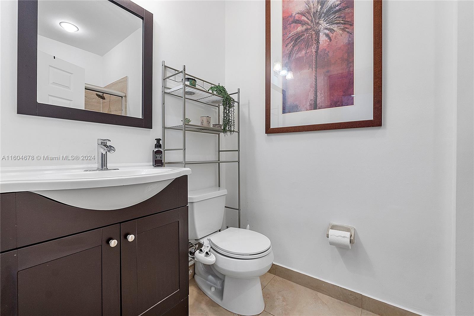 DORAL SANDS - Residential