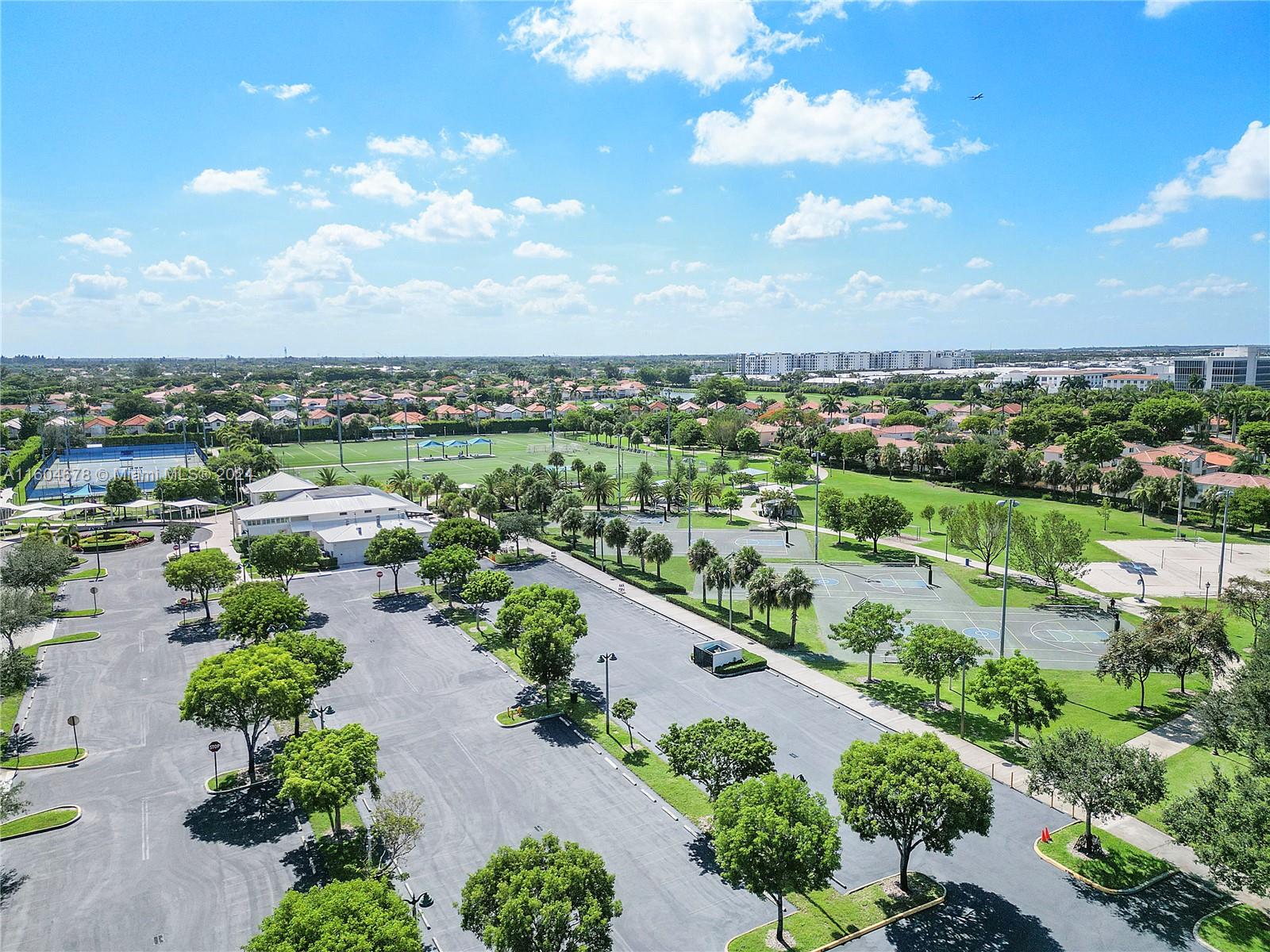 DORAL SANDS - Residential