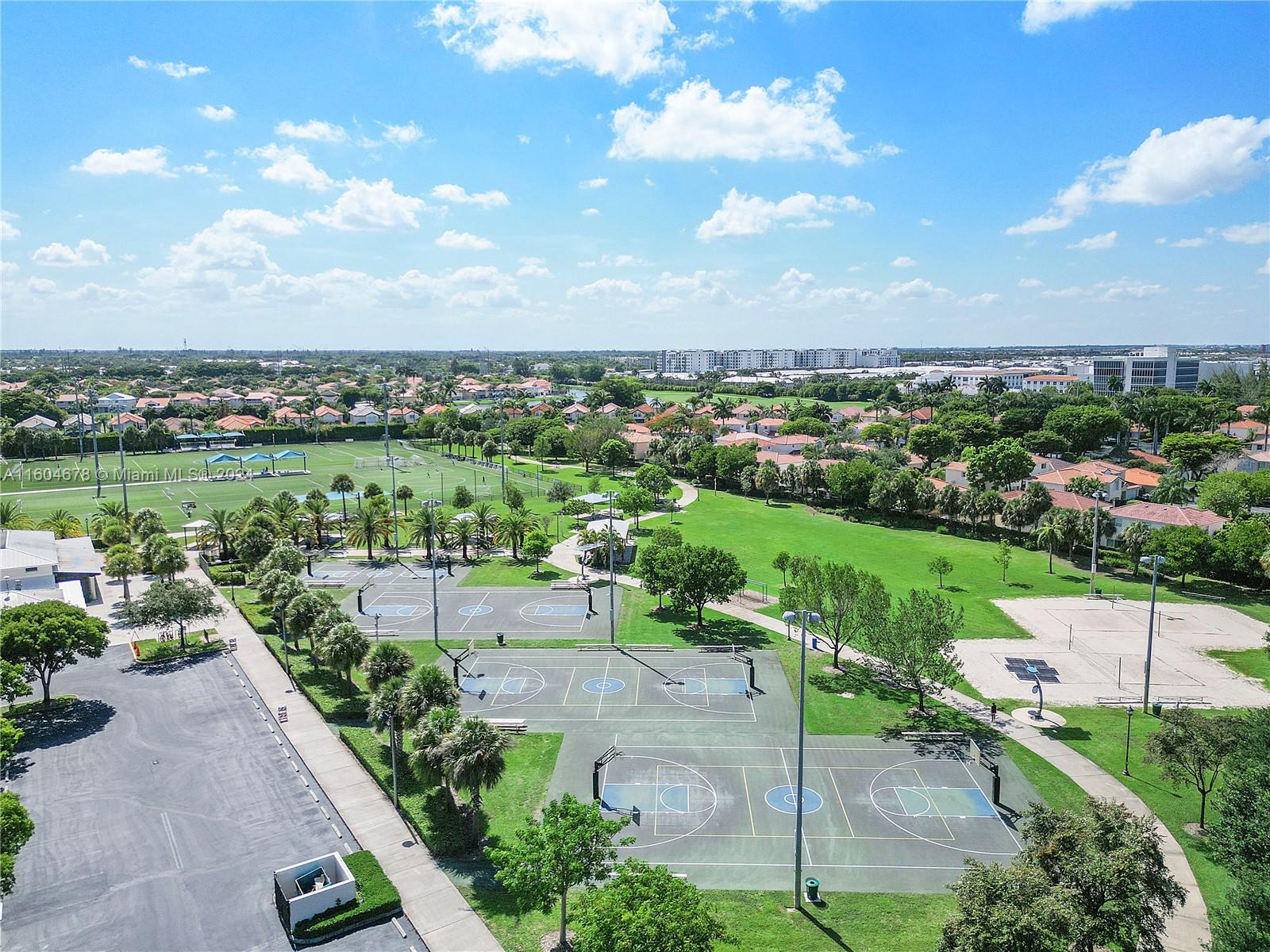 DORAL SANDS - Residential