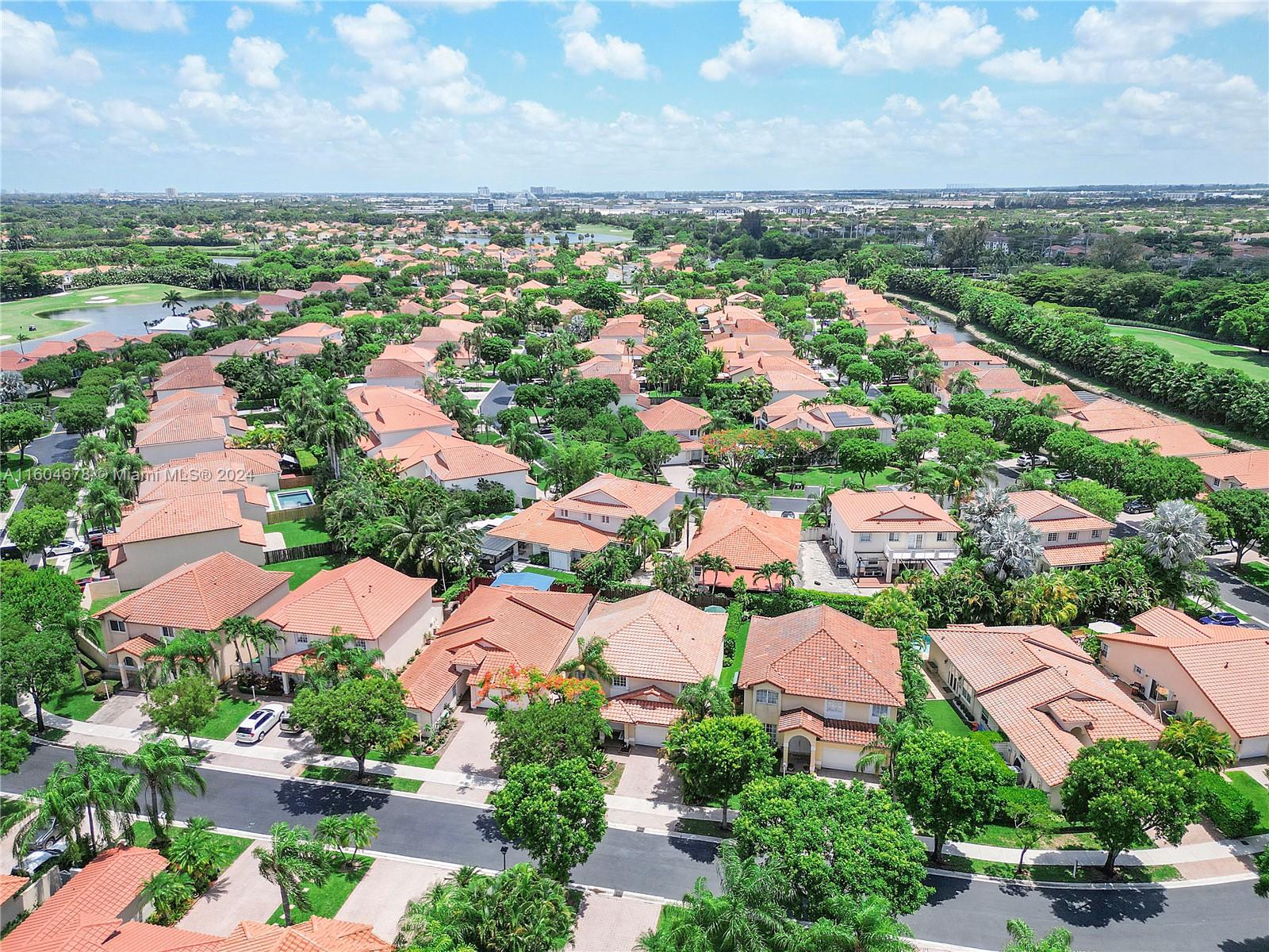 DORAL SANDS - Residential
