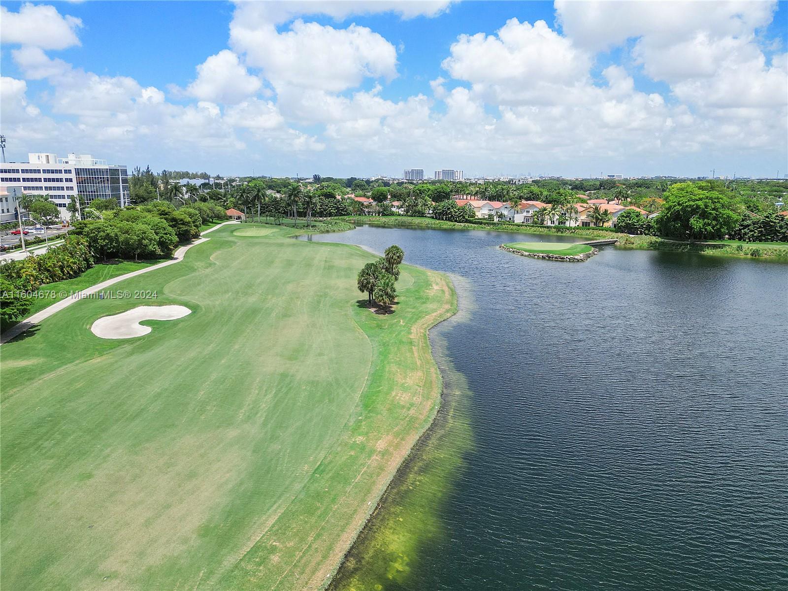 DORAL SANDS - Residential