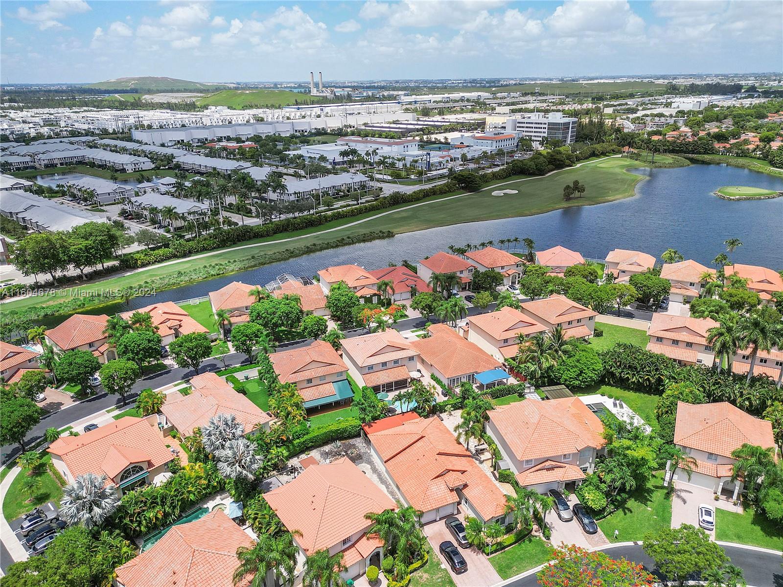 DORAL SANDS - Residential