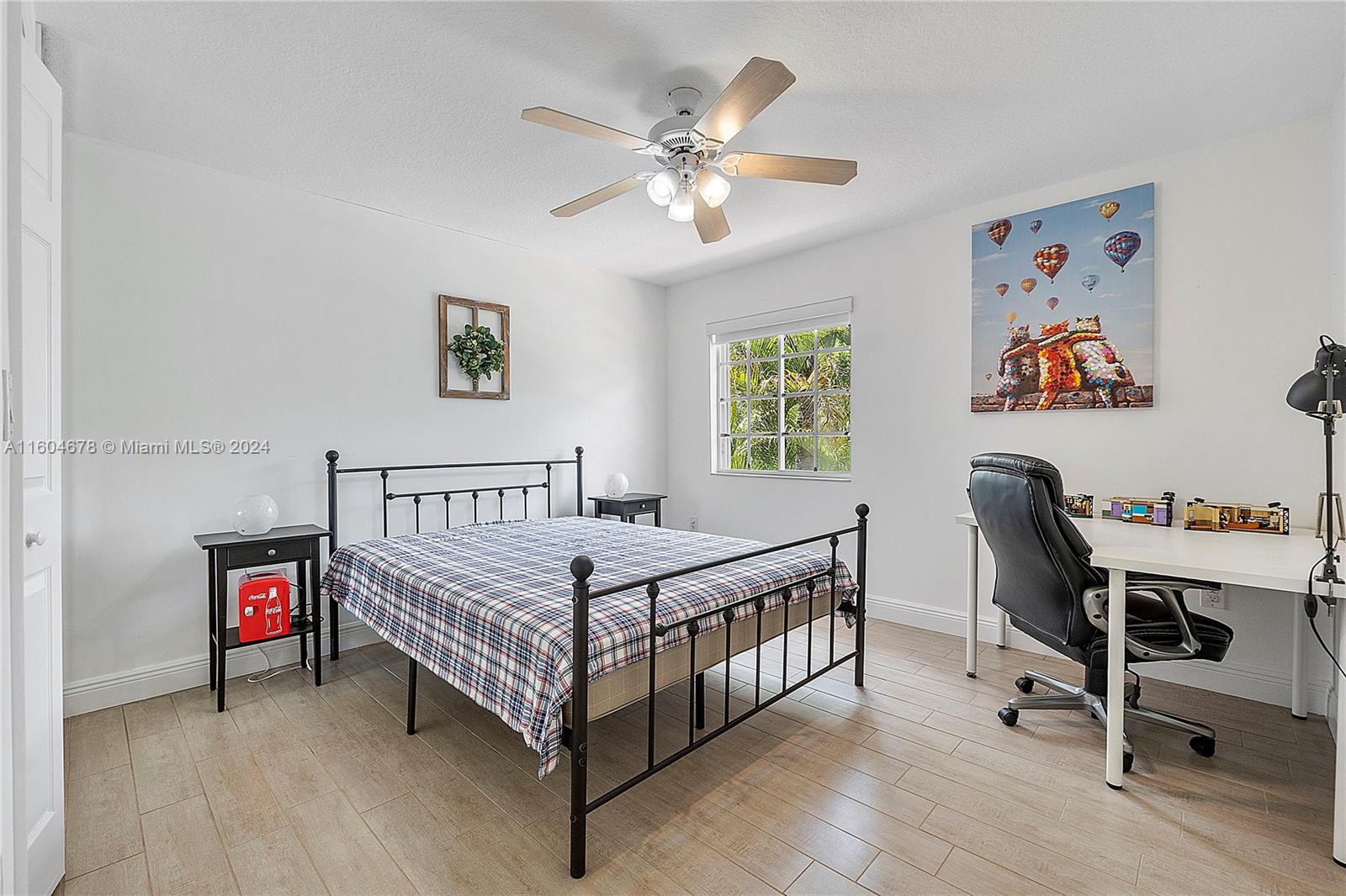 DORAL SANDS - Residential