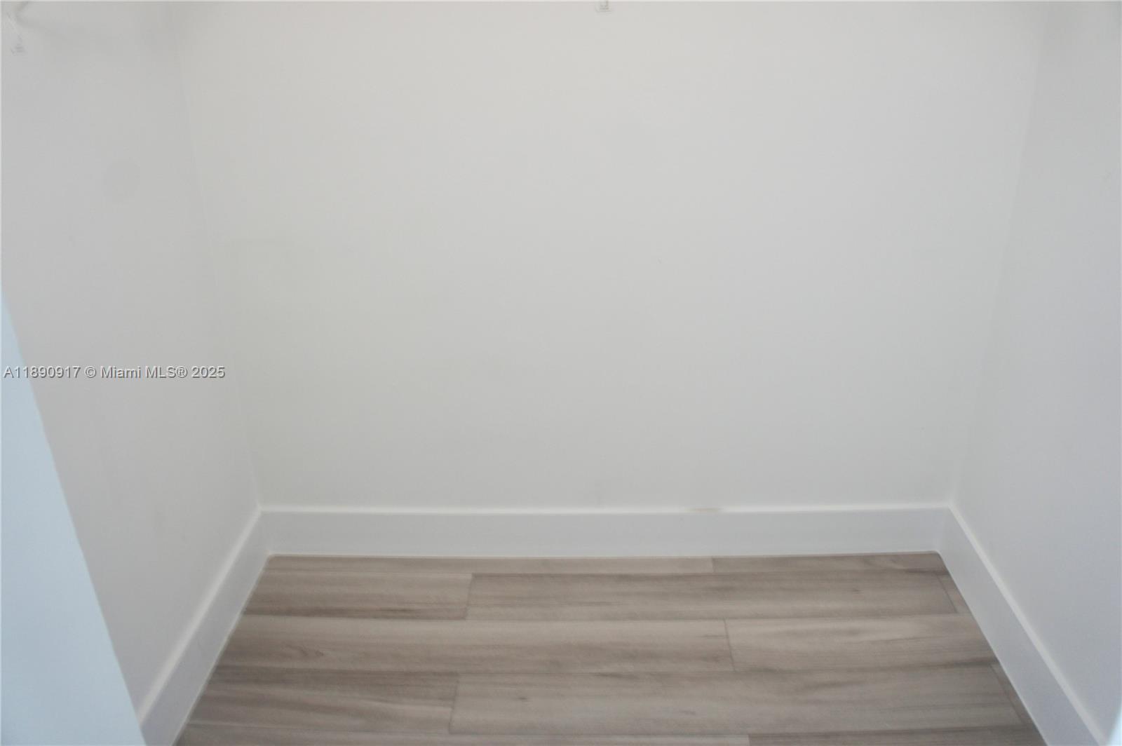 THE GRANDVIEW PALACE COND - Residential