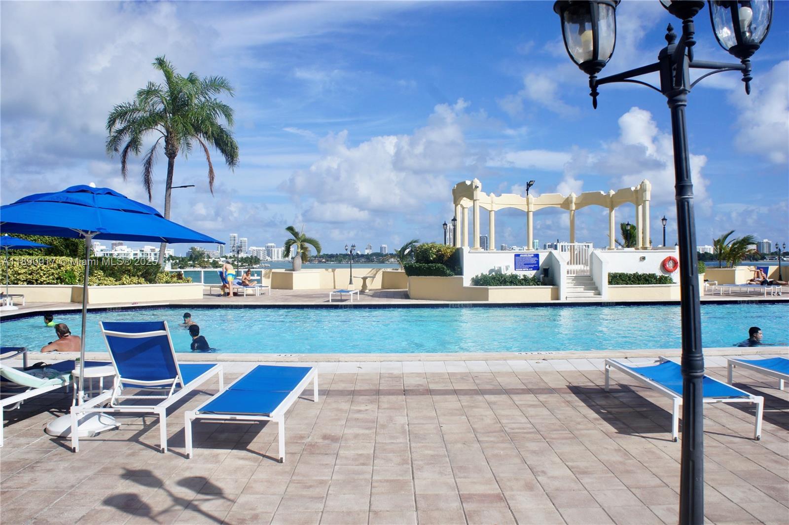 THE GRANDVIEW PALACE COND - Residential