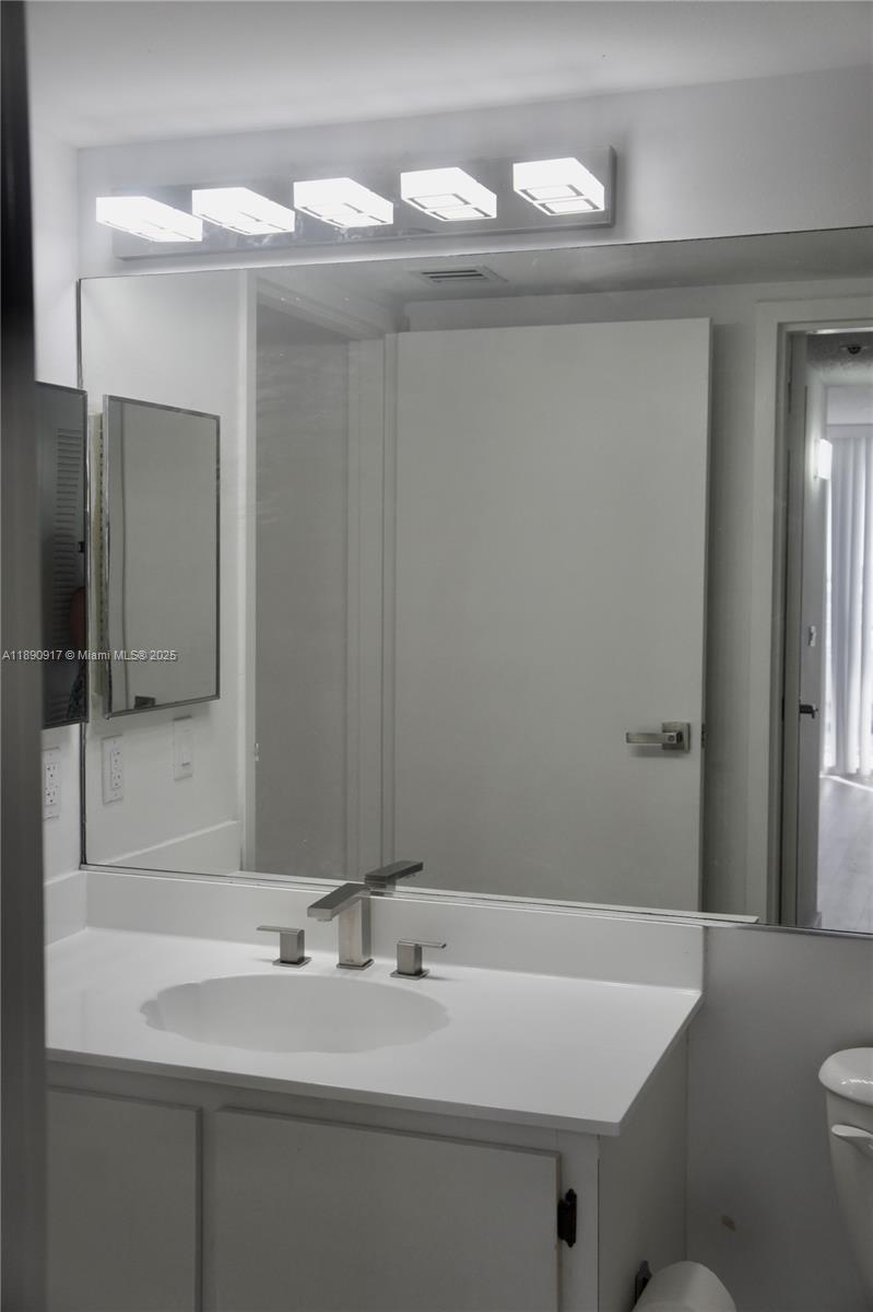 THE GRANDVIEW PALACE COND - Residential