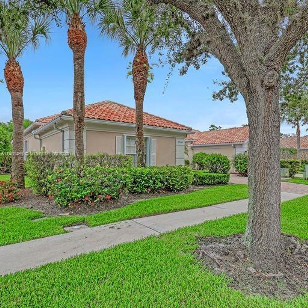 Photo of 9556 SW Wedgewood Ln, Stuart, FL 34997 (MLS # A11405469)