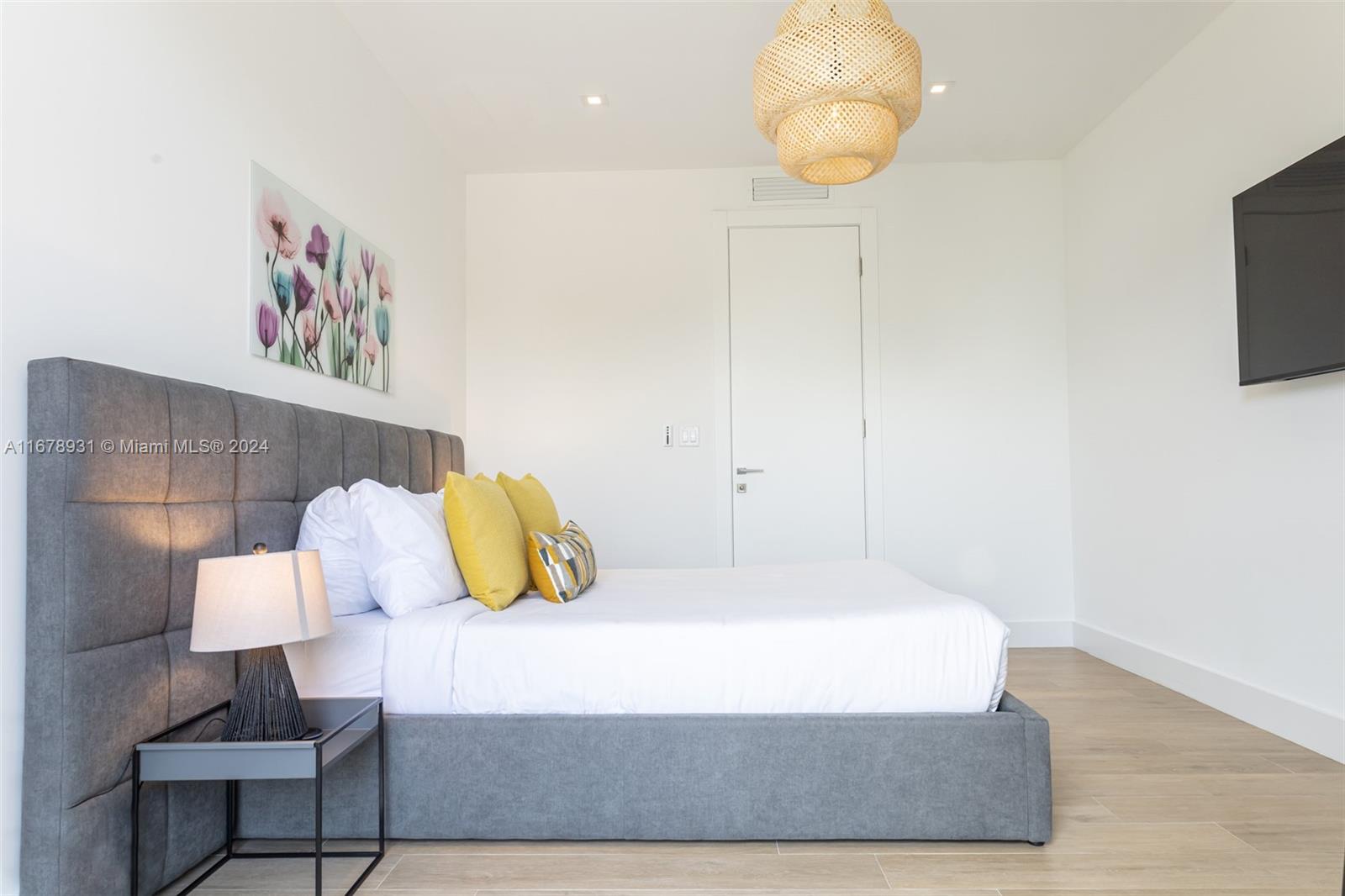 INDIANA GROVE CONDO - Residential Lease